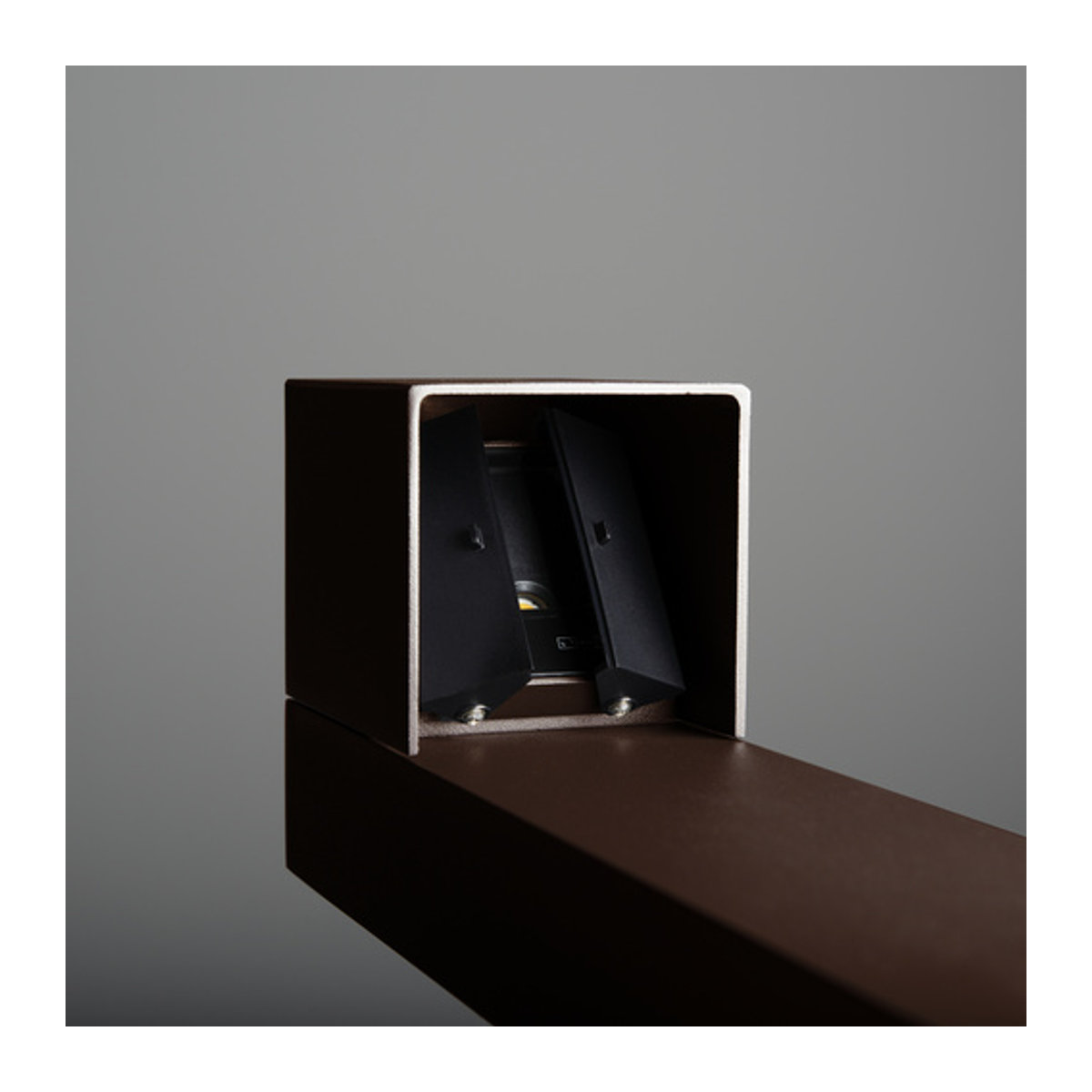 Konstsmide Cremona Wegeleuchte aus Aluminium in Braun mit LED Warmweiß B/L: 100 x 9 cm - Bild 4