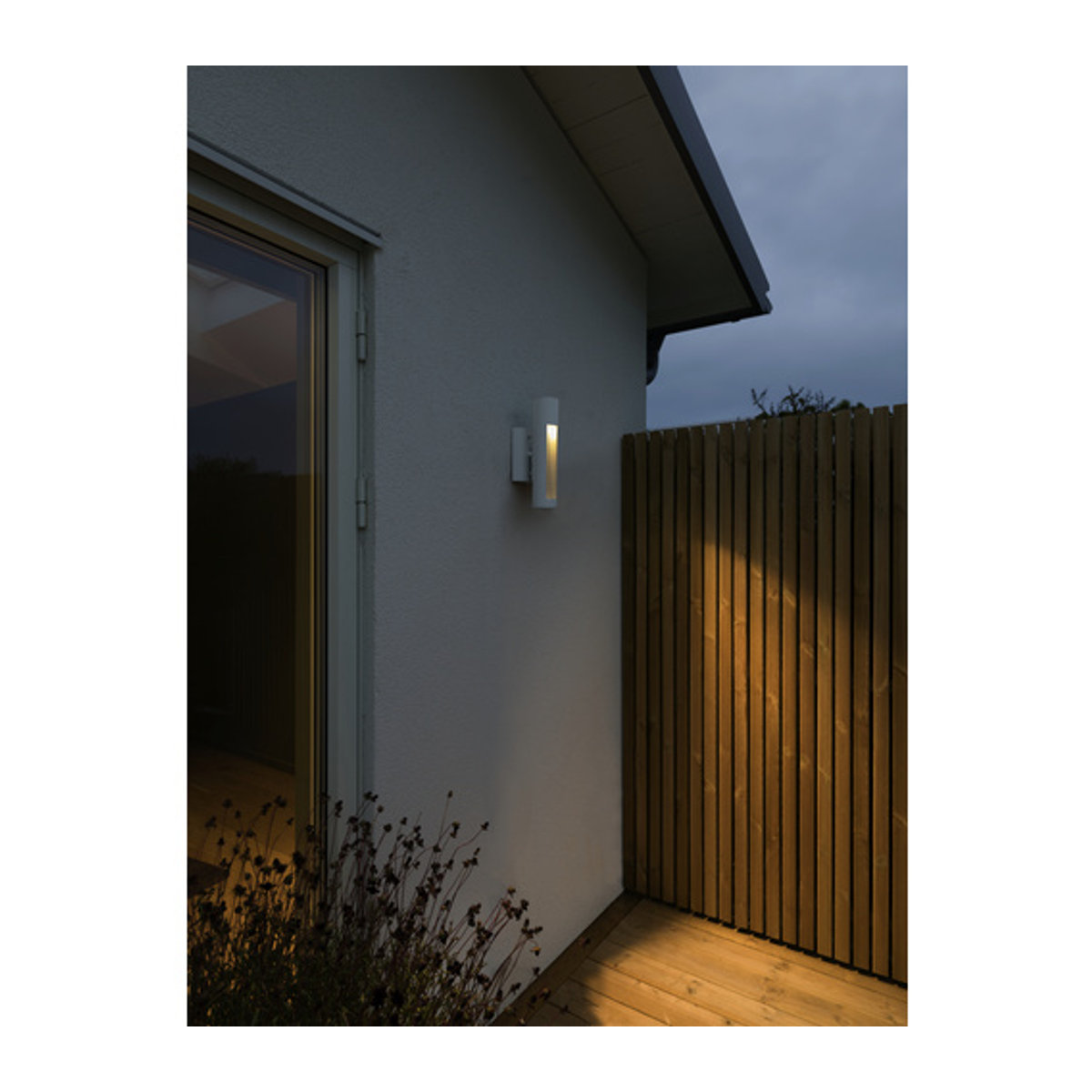 Konstsmide Udine LED-Außenwandleuchte aus Aluminium in Weiß, B/H: 30 x 7,5 cm - Bild 2