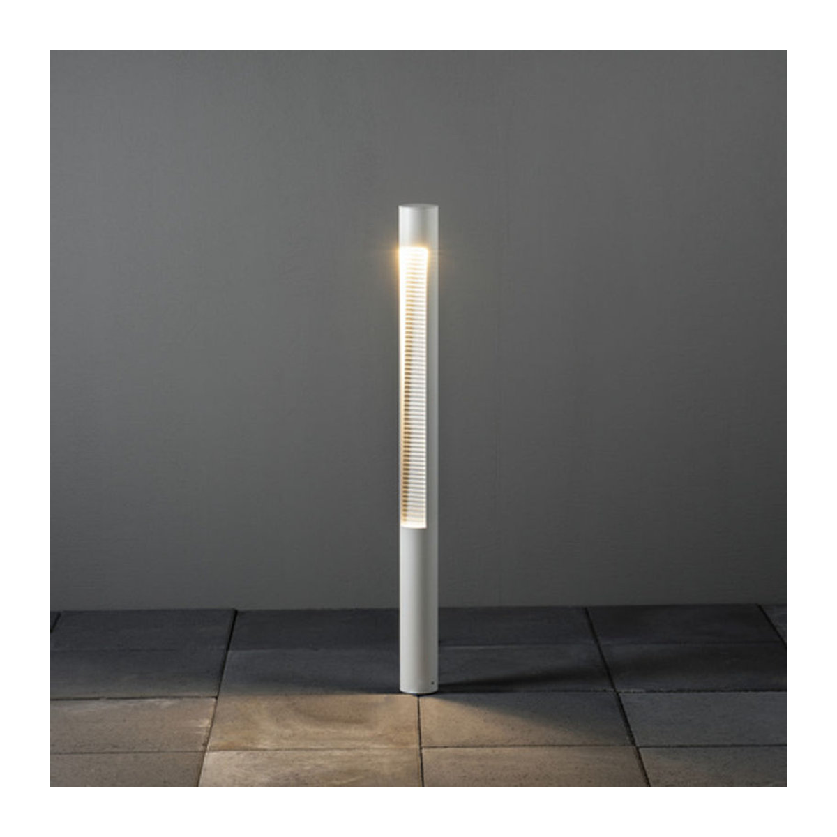 Konstsmide Udine Wegeleuchte aus Aluminium und Glas in Weiß mit 12W LED Warmweiß BxL: 97 x 7,5 cm - Bild 2