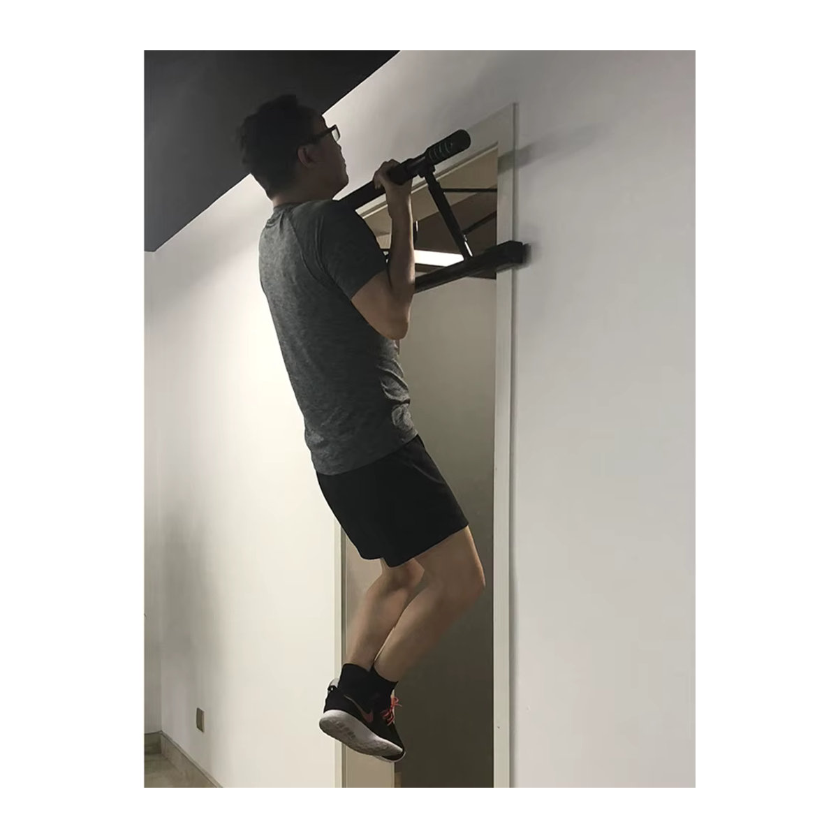 KORIKAHM Reckstange für das Heim-Fitnessstudio, Chin-up-Ausrüstung und tragbares Fitness-Überziehgerät für die Tür, Schwarz - Bild 4