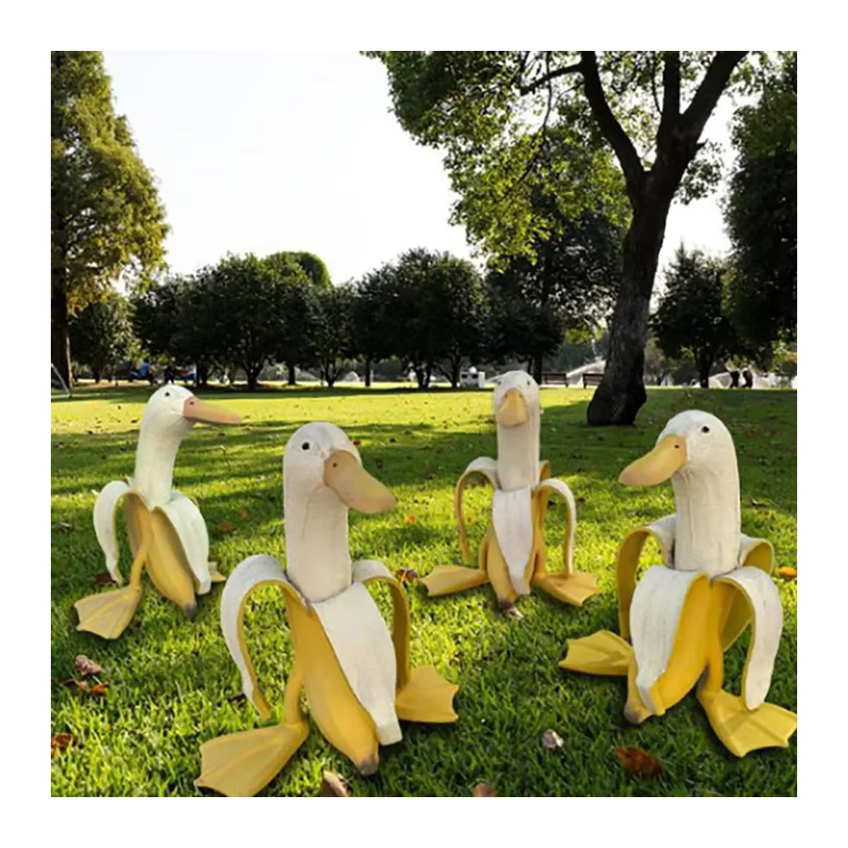 Kreative Bananen-Ente als skurrile Gartendekoration in Gelb - Bild 4