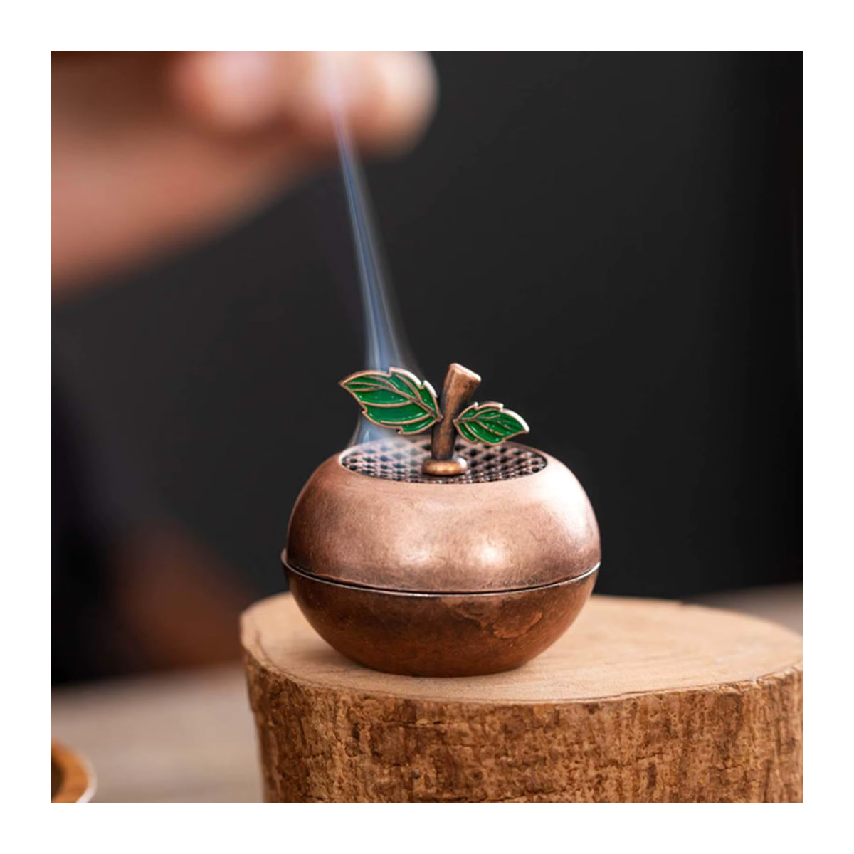 Kreatives Weihrauchgefäß in Fruchtform aus Messing in Gold für Aromatherapie und Dekoration - Bild 2