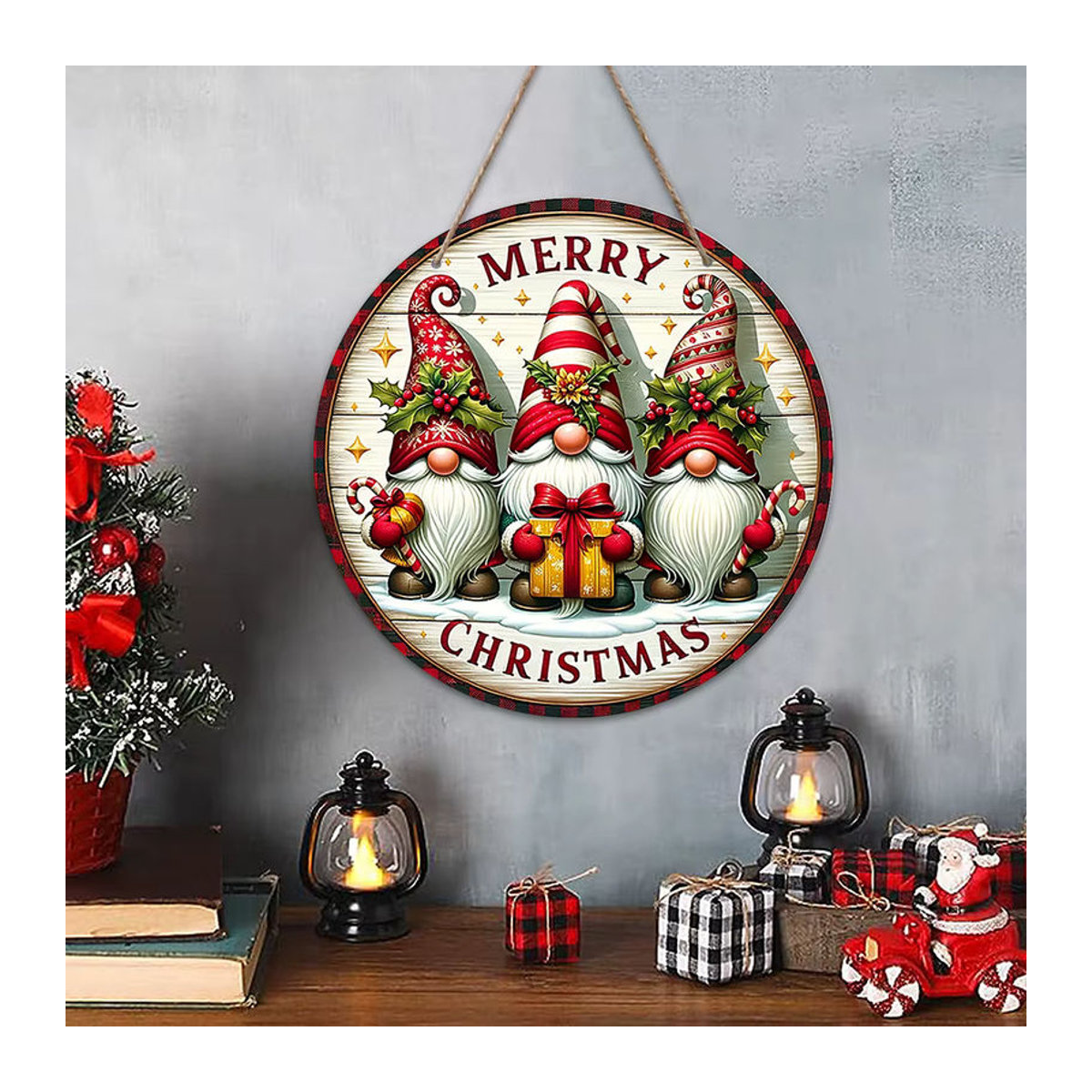 Kreisförmiges Holzschild mit 2D-Weihnachtszwerg als hängende Weihnachtsdekoration in Weiß und Mehrfarbig - Bild 4