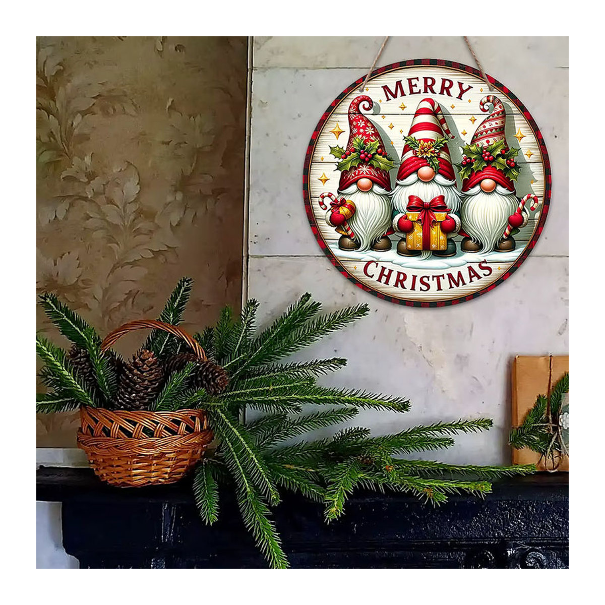 Kreisförmiges Holzschild mit 2D-Weihnachtszwerg als hängende Weihnachtsdekoration in Weiß und Mehrfarbig - Bild 5