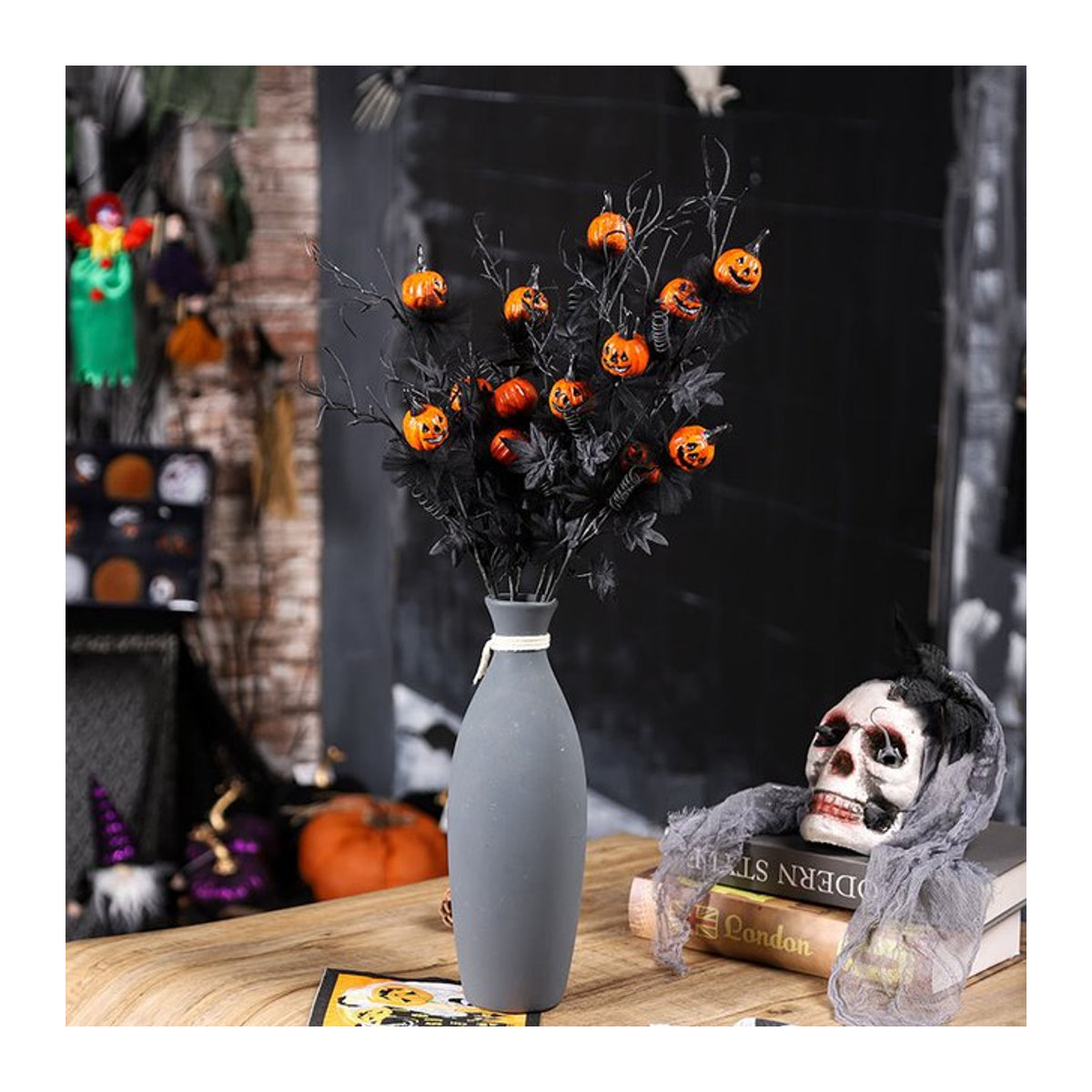 Künstliche Ahornblätter mit Kürbis-Elementen in Schwarz für deine Halloween Gothic Dekoration als Vasenarrangement - Bild 1