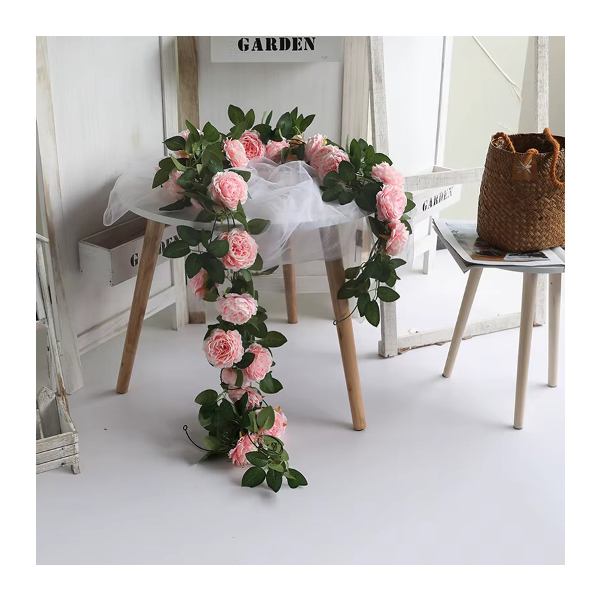 Künstliche Blumen Girlande aus Seide und Rattan in Rosa und Grün für Hochzeit und Garten Dekoration - Bild 3