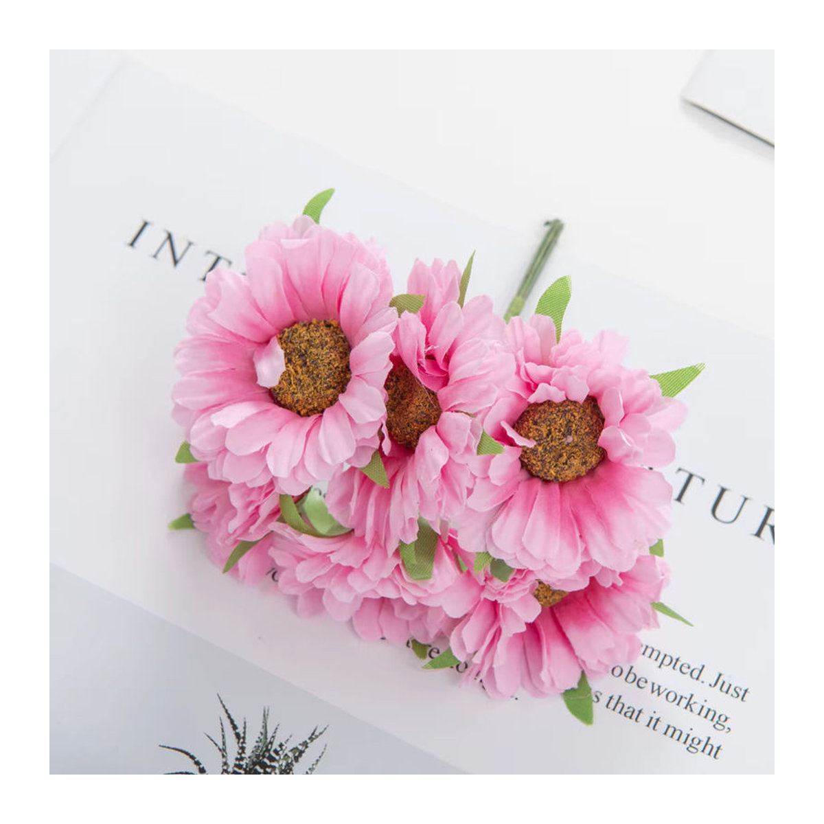 Künstliche Chrysantheme aus Textil in Rot und Rosa für deine Dekoration bei Hochzeiten oder zum Valentinstag - Bild 3