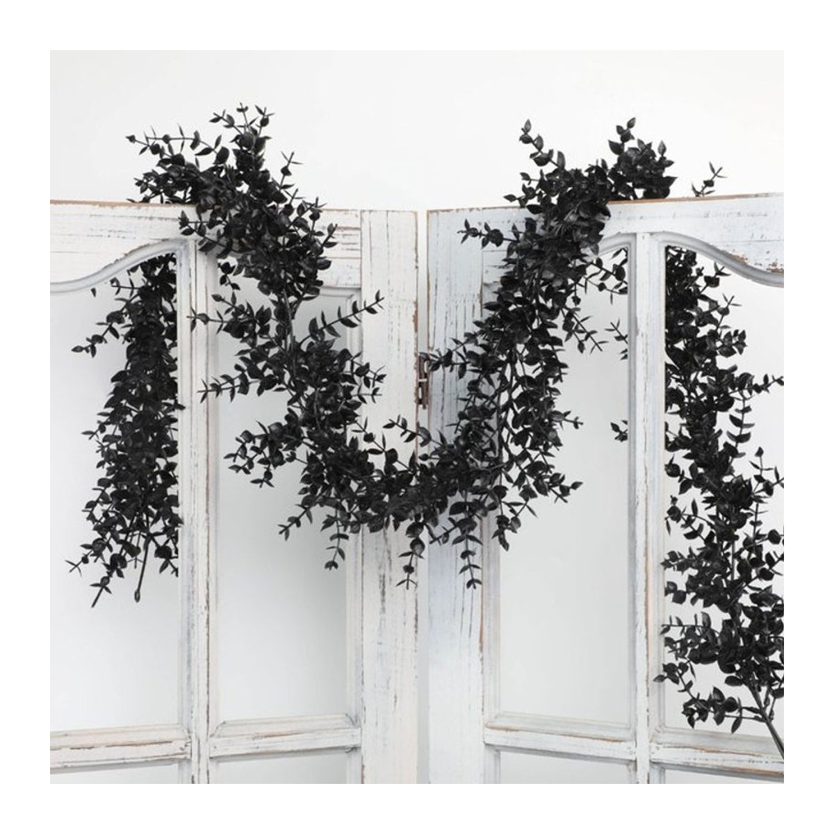 Künstliche Eukalyptus-Hängerattan-Rebe in Schwarz für Halloween und Gothic-Dekorationen - Bild 1