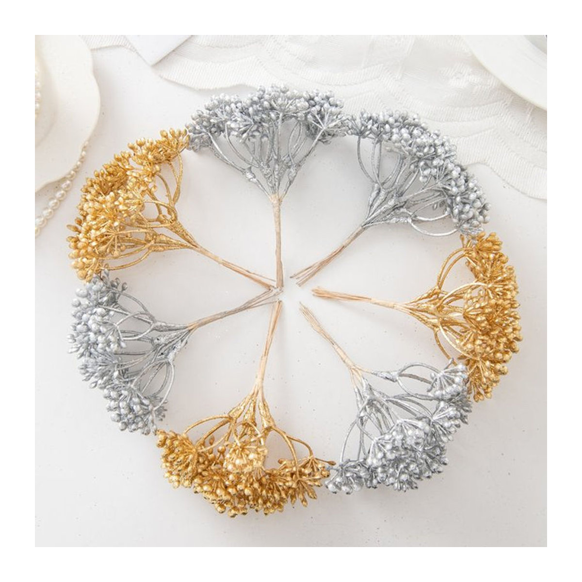 Künstliche Gypsophila Blumen in Gold für deine Dekoration bei Hochzeit, Weihnachten oder DIY-Geschenkboxen - Bild 1
