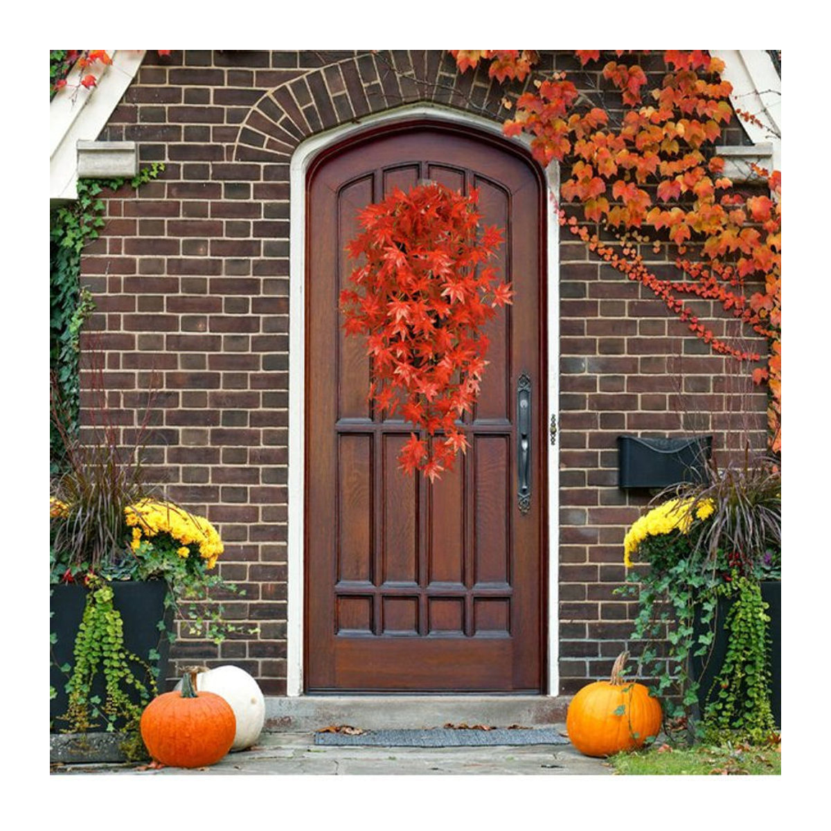 Künstliche Herbst-Ahornblatt-Girlande in Rot und Orange für deine Dekoration zu Halloween, Thanksgiving oder Hochzeiten - Bild 1