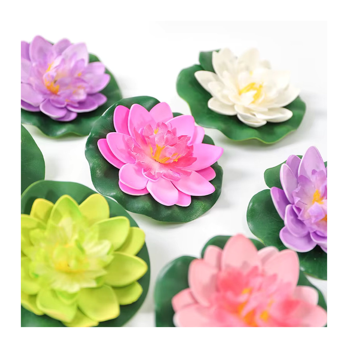 Künstliche Lotusblumen und schwimmende Wasserlilien aus Kunststoff für die Teich- und Gartendekoration in Weiß oder Bunt - Bild 2