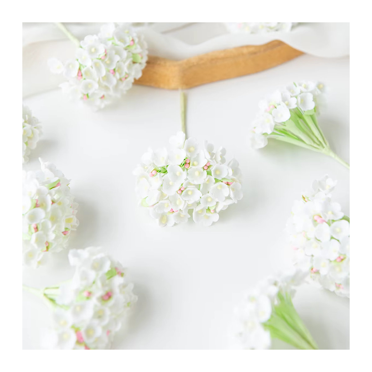 Künstliche Schleierkraut-Blumen aus Textil in Weiß für deine Dekoration bei Hochzeiten oder zum Valentinstag - Bild 1