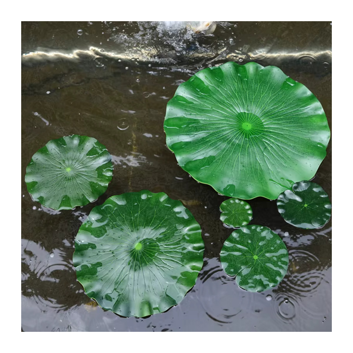 Künstliche schwimmende Lotusblätter von TPXCKz in Grün aus Kunststoff für Gartenteich und Pool-Dekoration - Bild 4