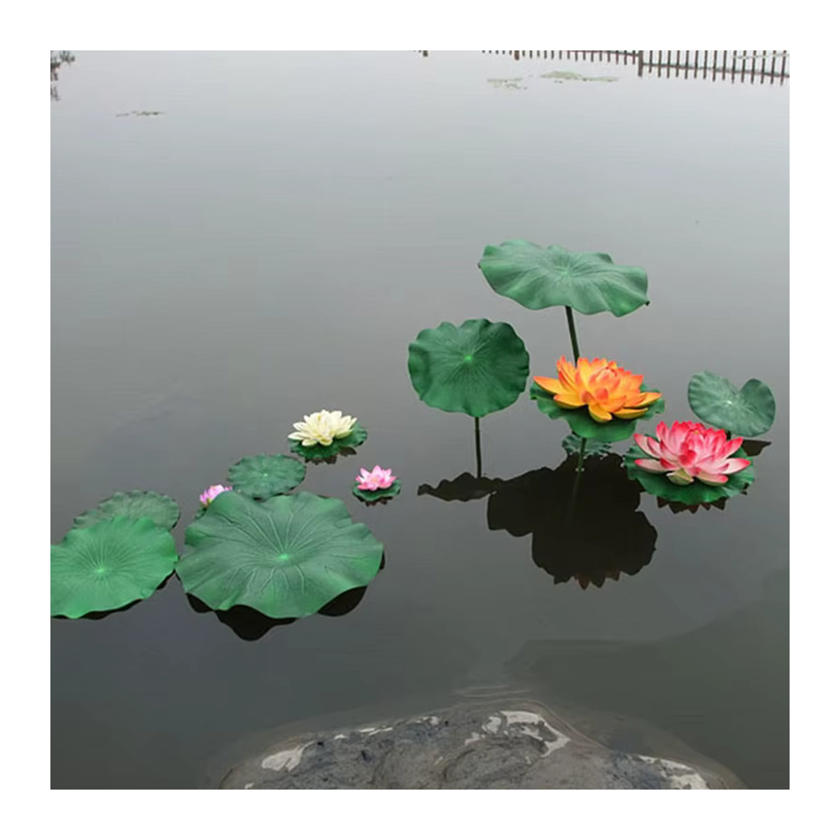 Künstliche schwimmende Lotusblätter von TPXCKz in Grün aus Kunststoff für Gartenteich und Pool-Dekoration - Bild 5