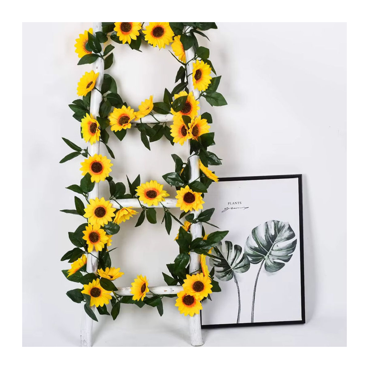 Künstliche Sonnenblumenrebe in Gelb und Grün mit Rattan und Blättern als hängende florale Dekoration für Hochzeit und Zuhause - Bild 1