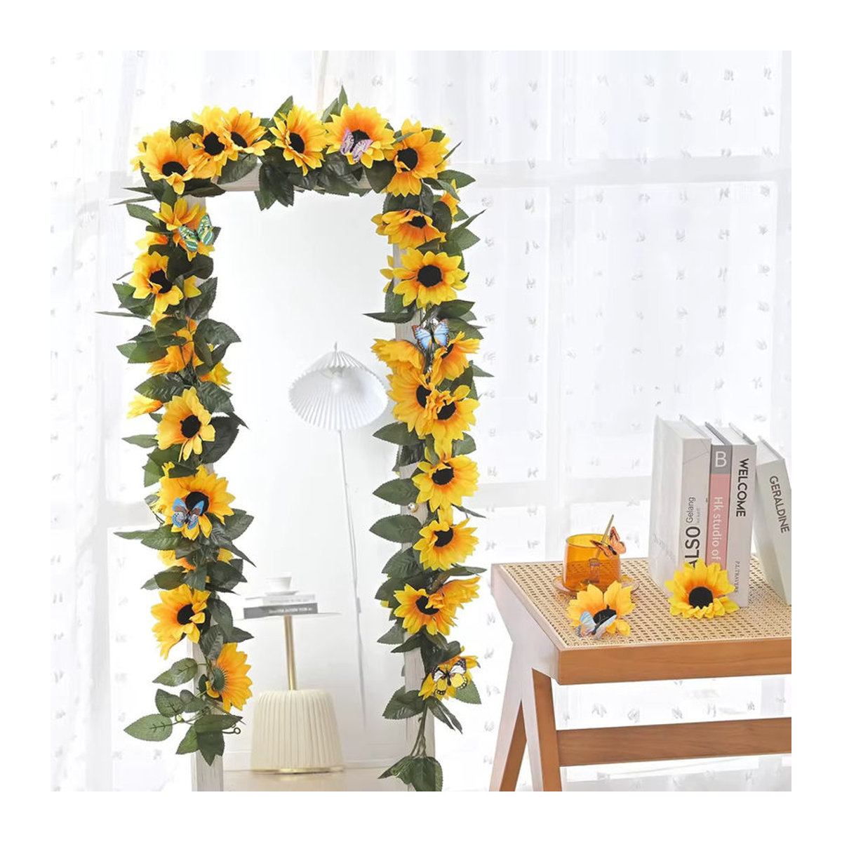 Künstliche Sonnenblumenrebe in Gelb und Grün mit Rattan und Blättern als hängende florale Dekoration für Hochzeit und Zuhause - Bild 3