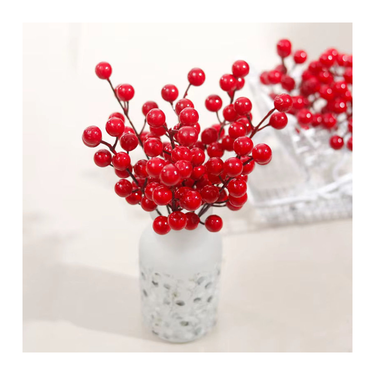 Künstliche Stechpalme mit roten Schaumbeeren von Kahaul zur Dekoration für Weihnachten und Hochzeiten - Bild 5