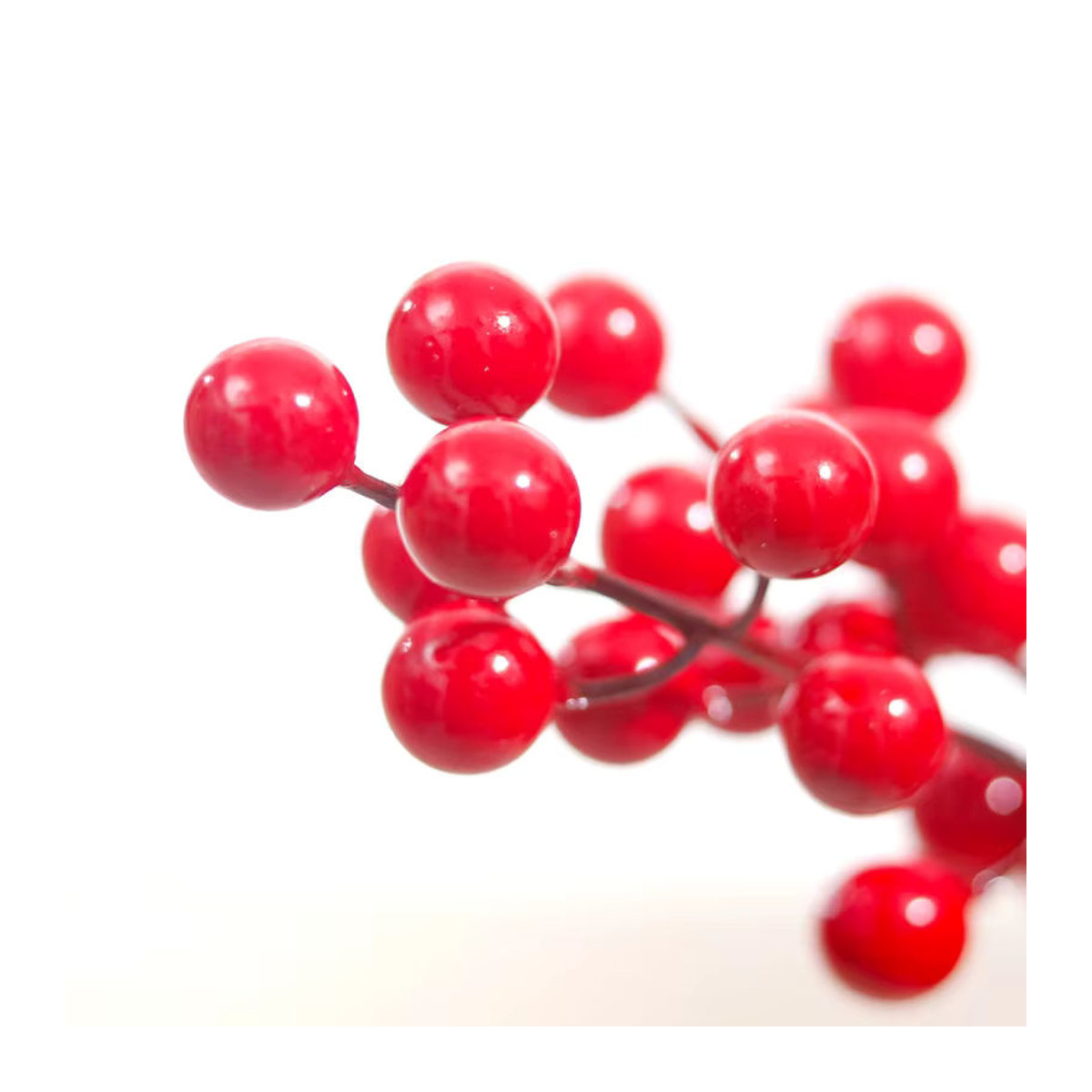 Künstliche Stechpalme mit roten Schaumbeeren von Kahaul zur Dekoration für Weihnachten und Hochzeiten - Bild 6