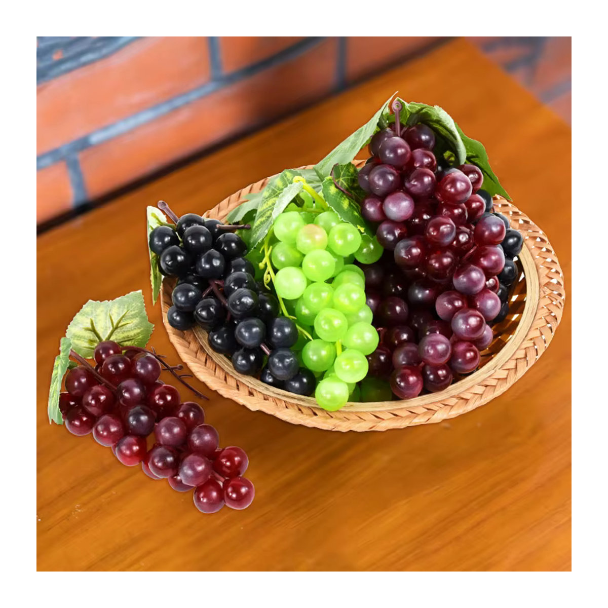 Künstliche Trauben von CYZIWEIN aus Kunststoff in Mehrfarbig als dekorative Obst-Requisiten für deine Küche und dein Zuhause - Bild 3