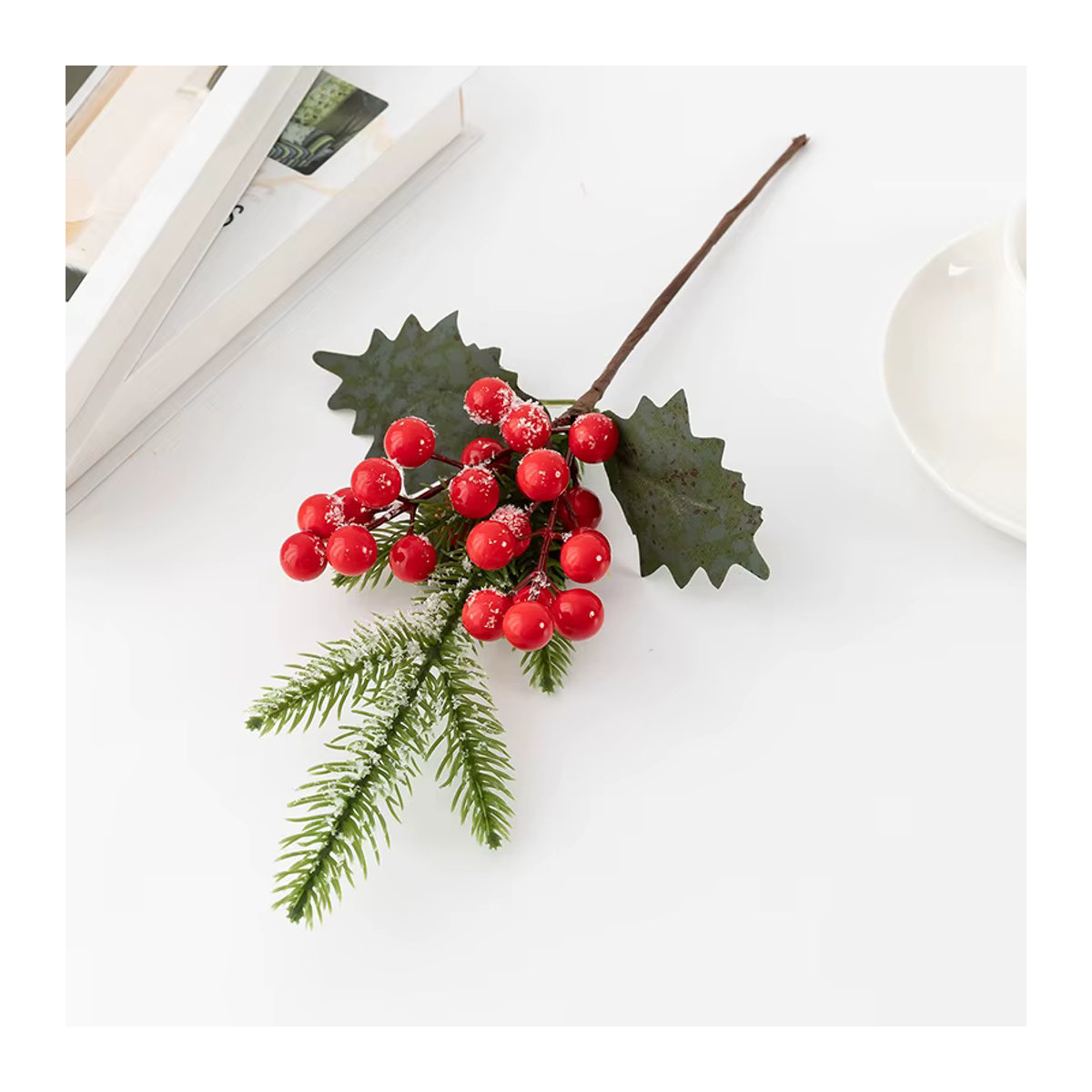 Künstliche Weihnachtsfrucht in Rot mit Beeren und Stechpalme als Dekoration für Weihnachten und Neujahr, Höhe: 36 cm - Bild 5