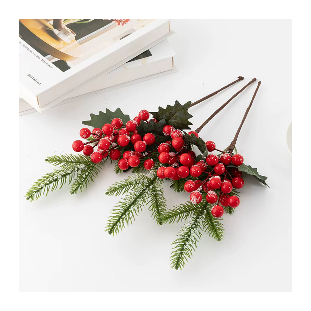 Künstliche Weihnachtsfrucht in Rot mit Beeren und Stechpalme als Dekoration für Weihnachten und Neujahr, Höhe: 36 cm - Bild 6