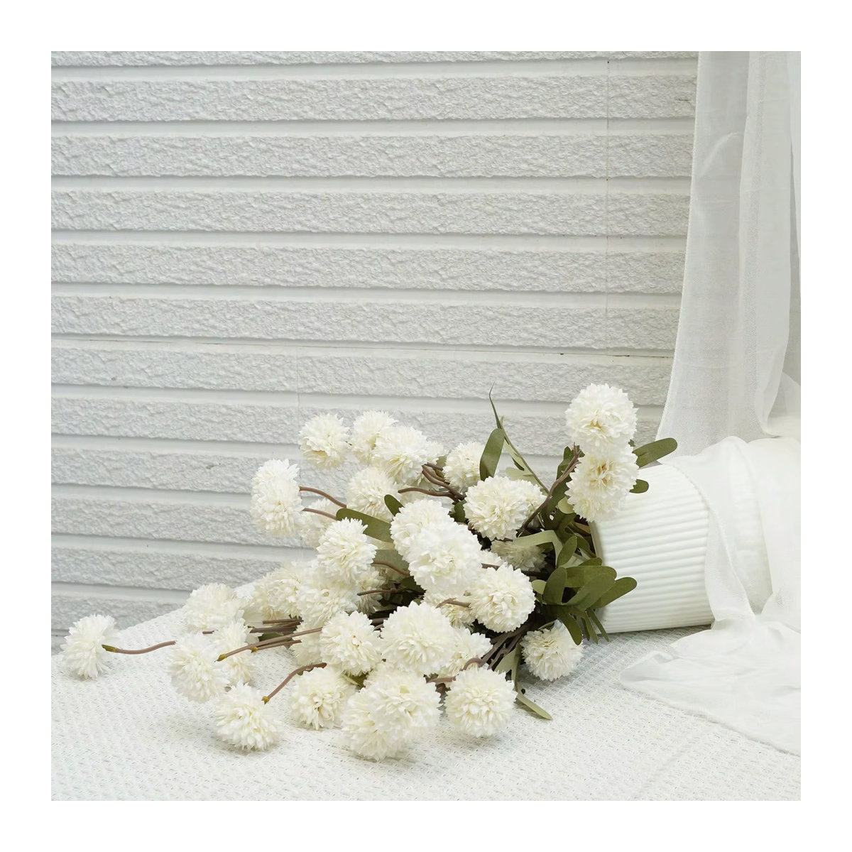 Künstliche weiße Kiku-Chrysantheme als Mini-Blume für deine Hochzeitsdekoration und Blumenarrangements - Bild 3