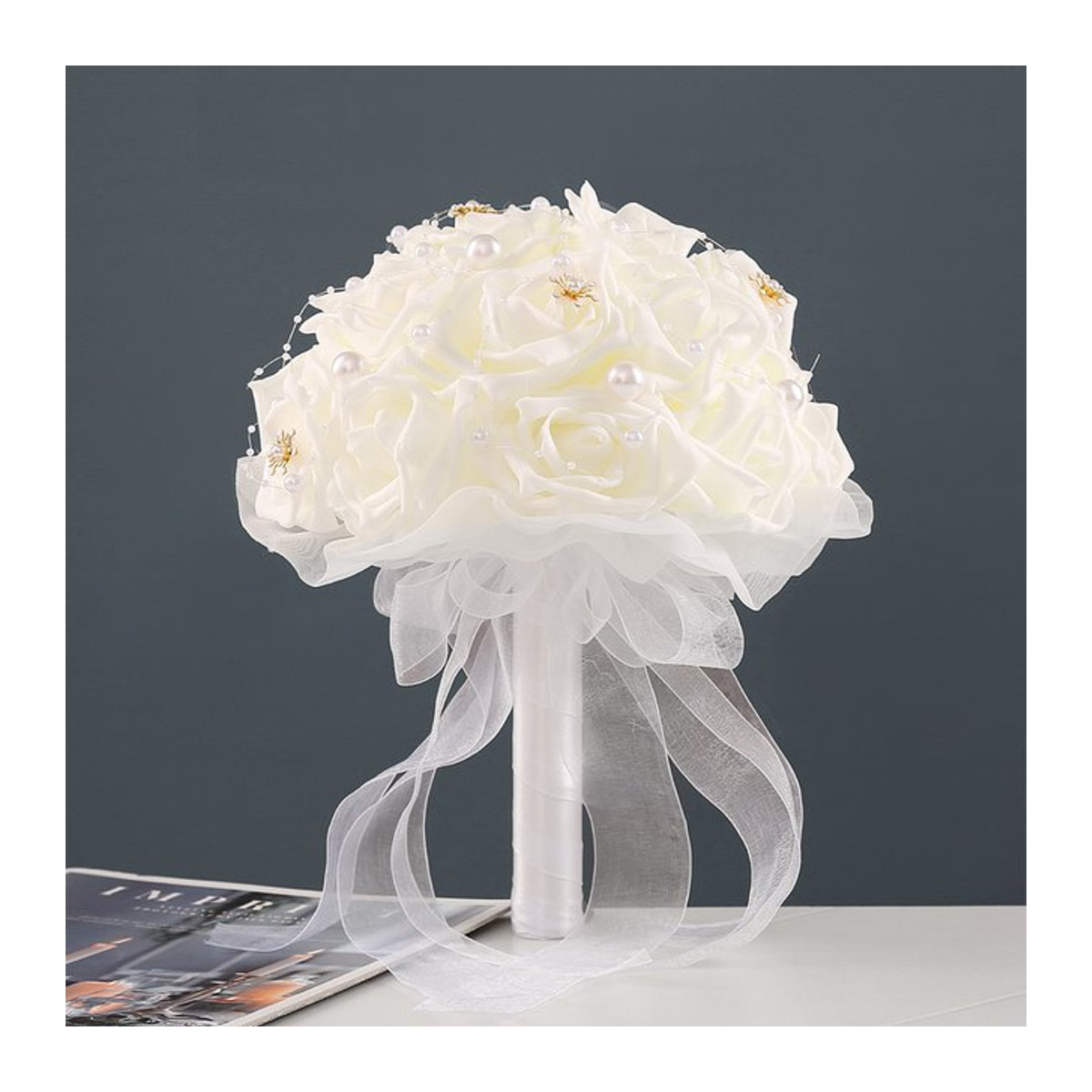 Künstlicher Brautstrauß aus weißen Rosen aus Textil für Hochzeiten und Verlobungen - Bild 1