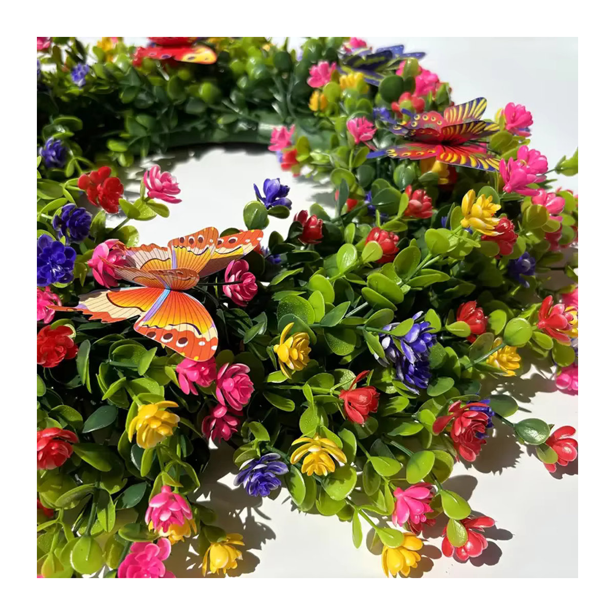 Künstlicher Eukalyptuskranz mit Schmetterlingen in Grün für Frühling, Ostern und Muttertag, Rund, Durchmesser: 50 cm - Bild 3
