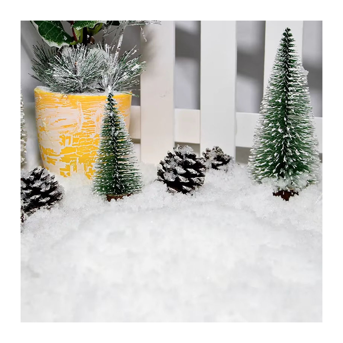 Künstlicher Kunstschnee in Weiß für deine Weihnachtsdekoration und Winterpartys - Bild 2