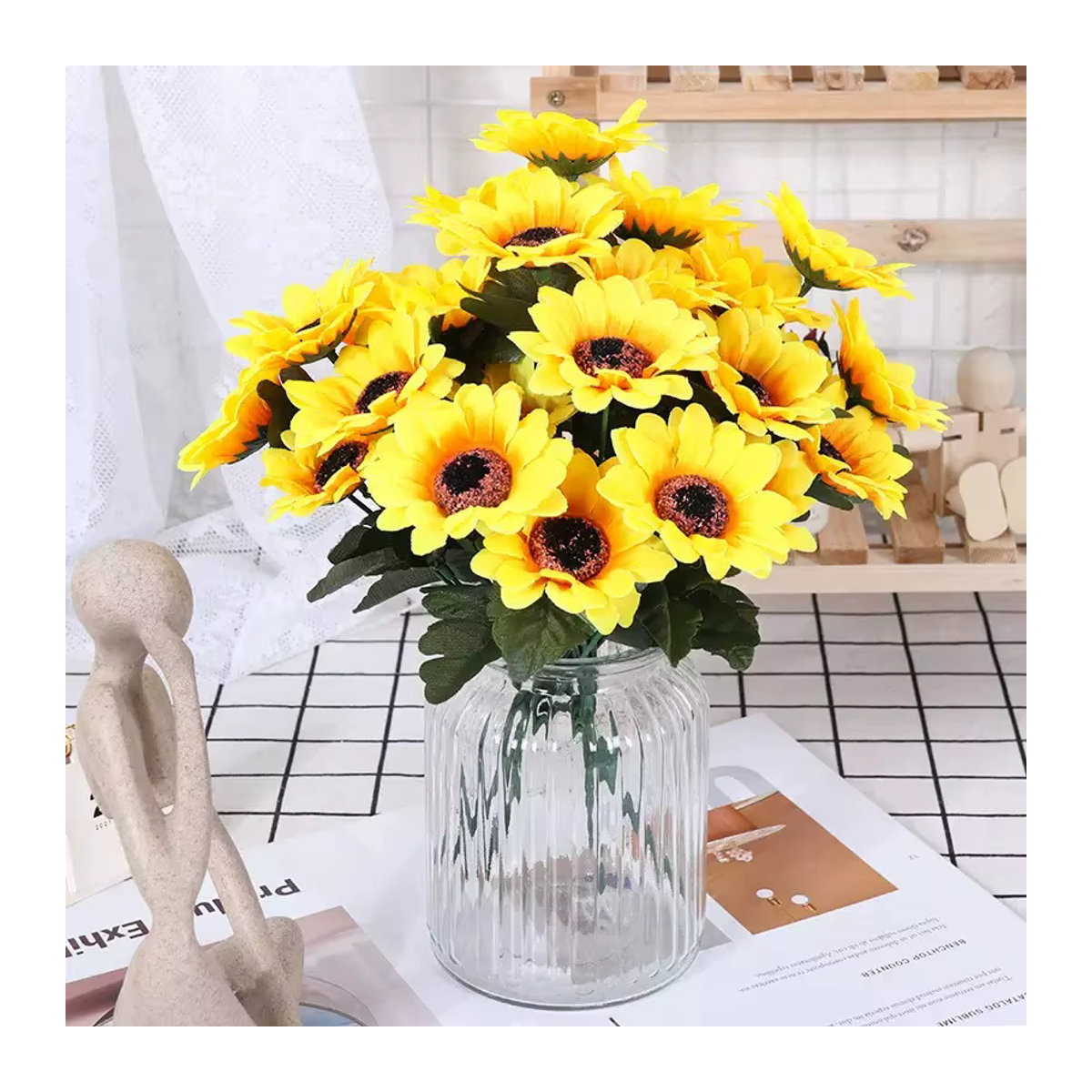 Künstlicher Sonnenblumenstrauß in Gelb mit 7 Köpfen, 29 cm Höhe für Garten, Hochzeit und Dekoration - Bild 3