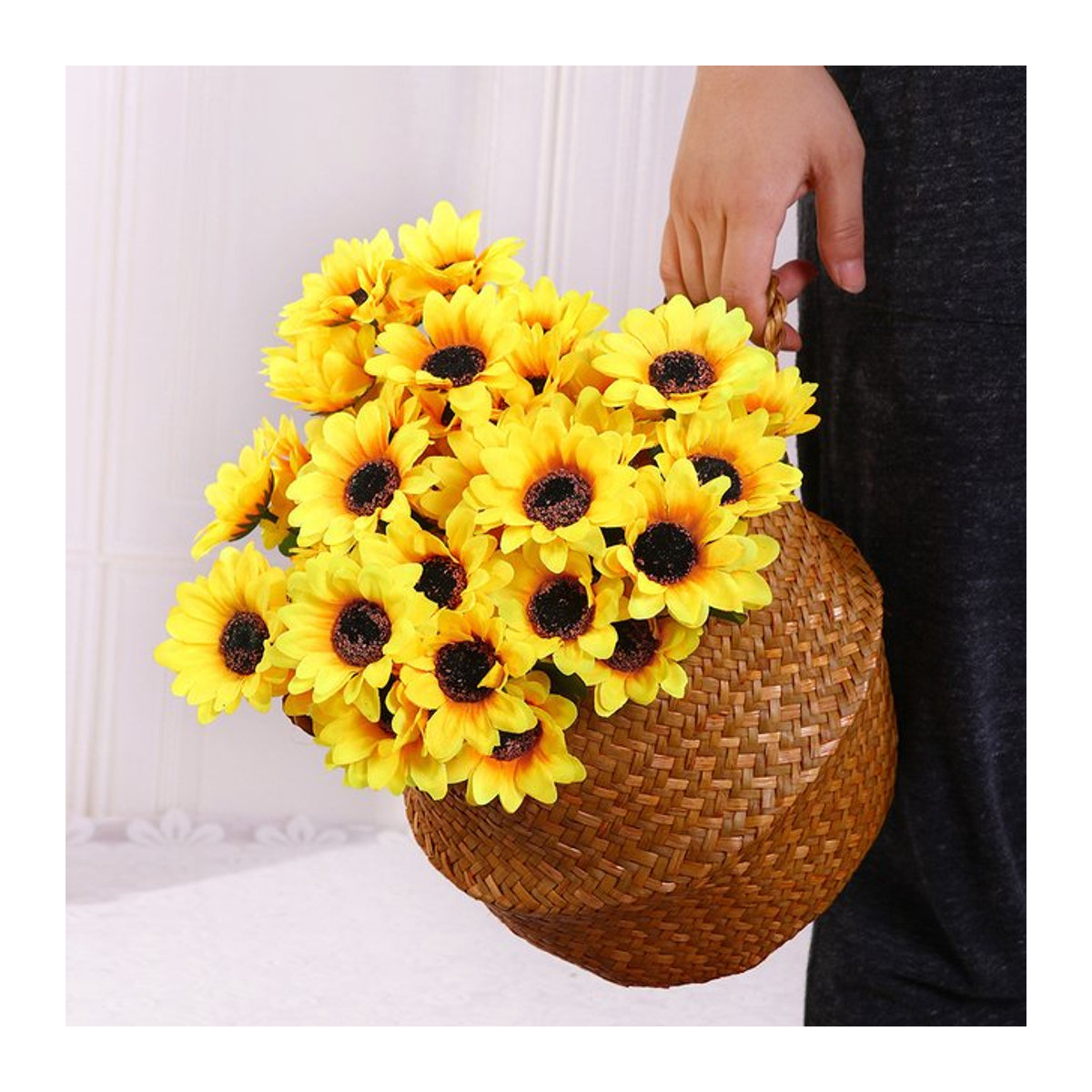 Künstlicher Sonnenblumenstrauß in Gelb mit 7 Köpfen für Hochzeiten und Heimdekoration im Landhausstil - Bild 1