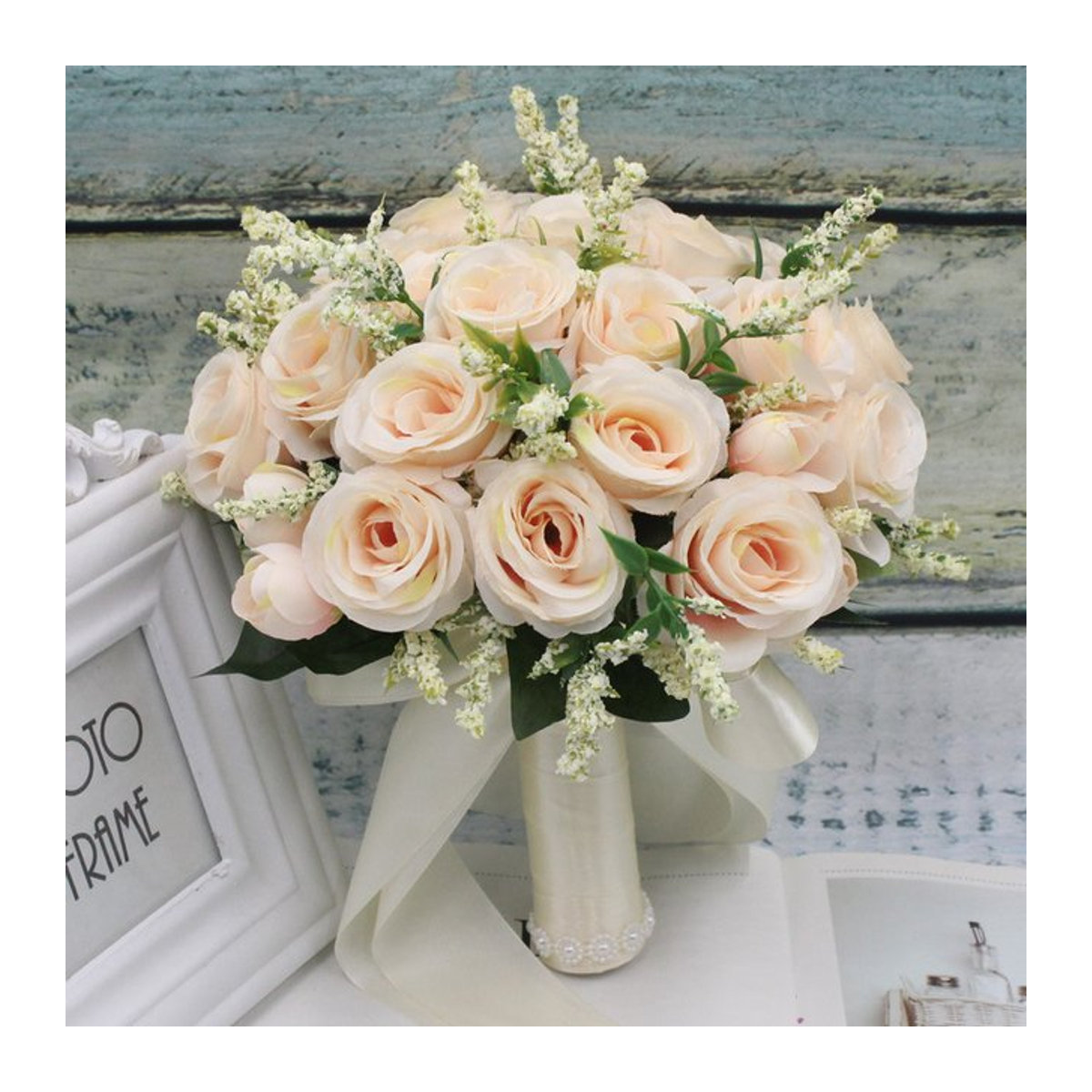 Künstliches Hochzeitsbouquet von YO CHO in Weiß, Rosa und Creme für Braut und Brautjungfern - Bild 1