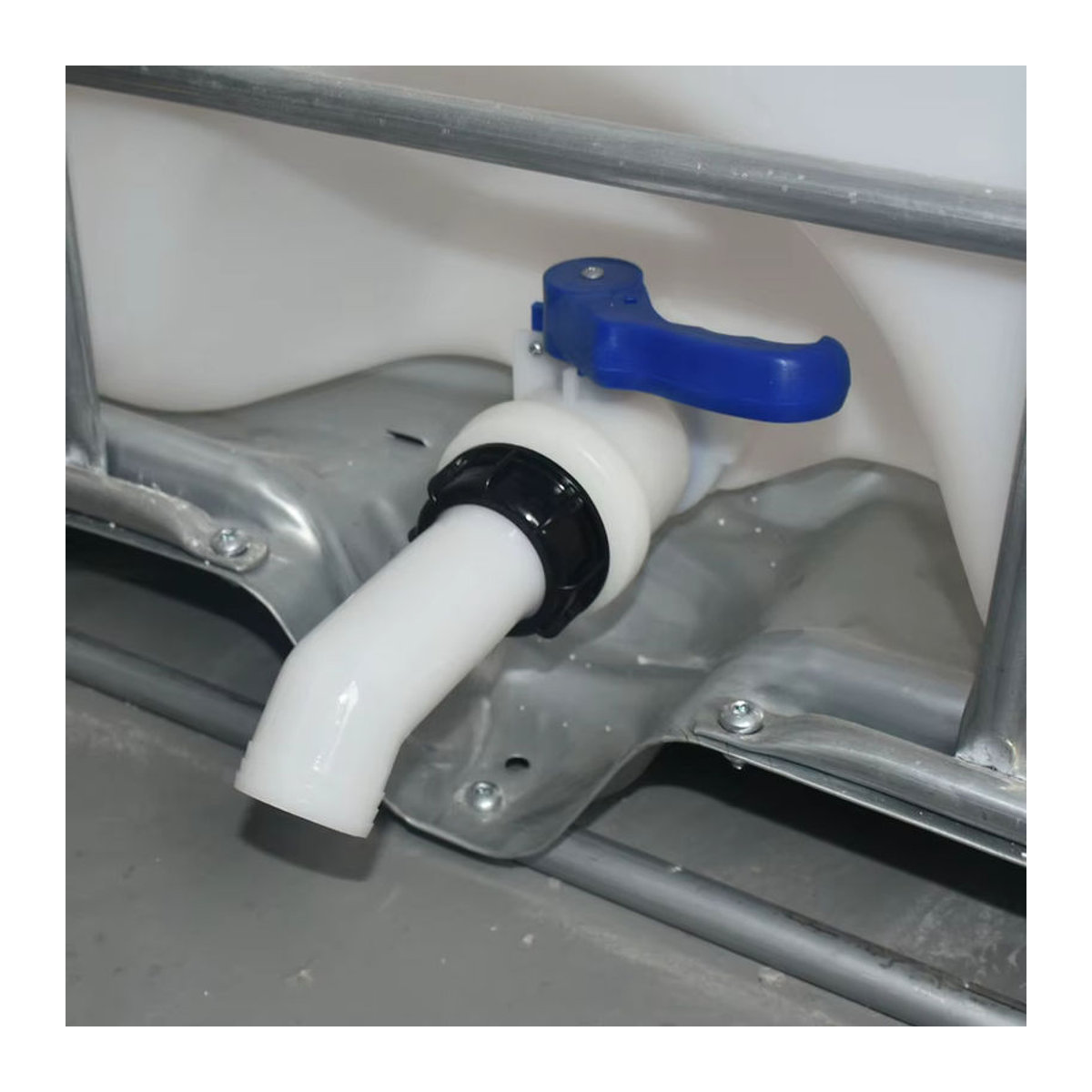 KWZL IBC Wassertank Adapter mit Wasserhahn in Blau, S60 x 6 mm und 75 mm Anschluss für 46 mm Gartenschläuche - Bild 2