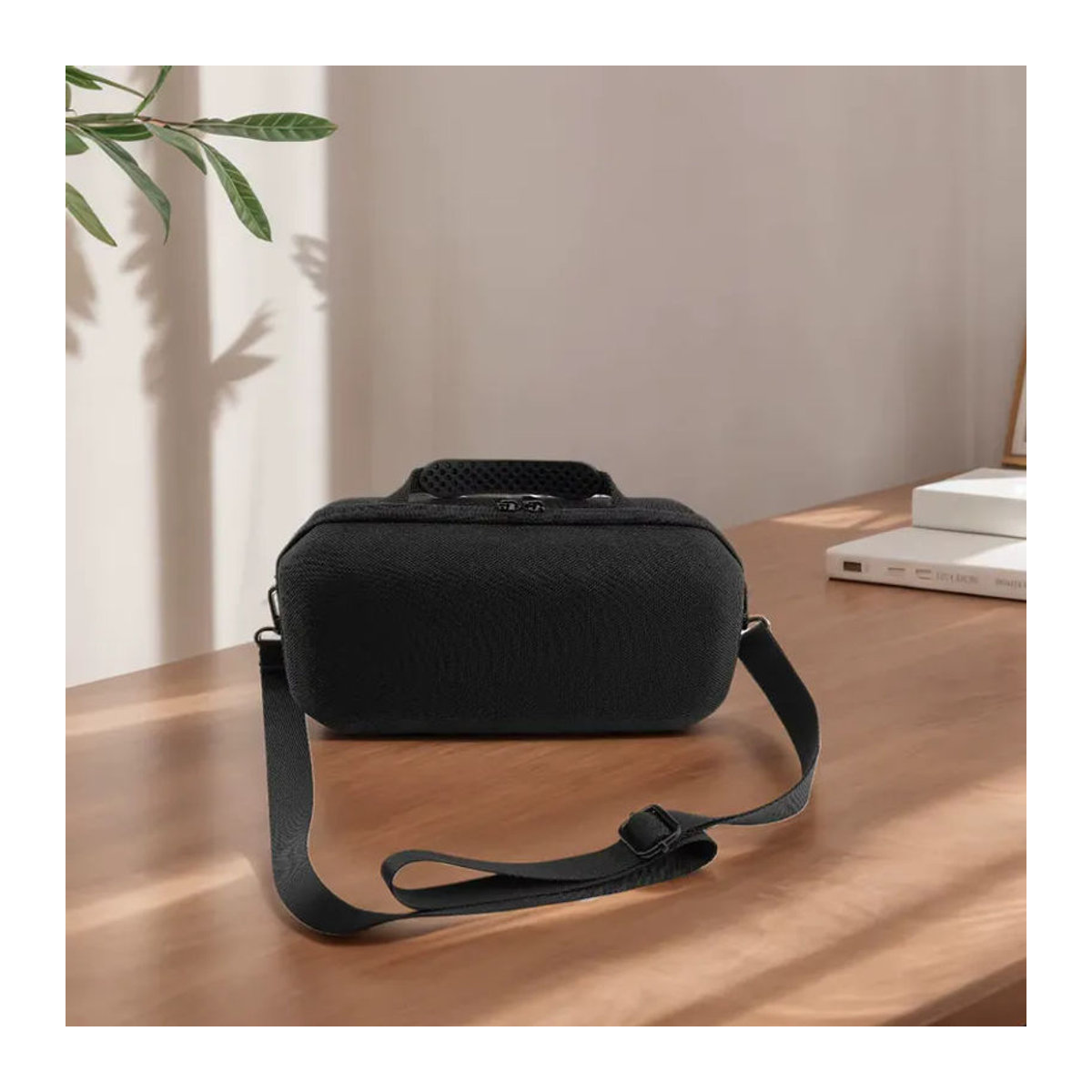 LAIMANEI Harte EVA-Reisetasche in Schwarz mit verstellbarem Schultergurt für JBL Charge 6 Bluetooth-Lautsprecher - Bild 3