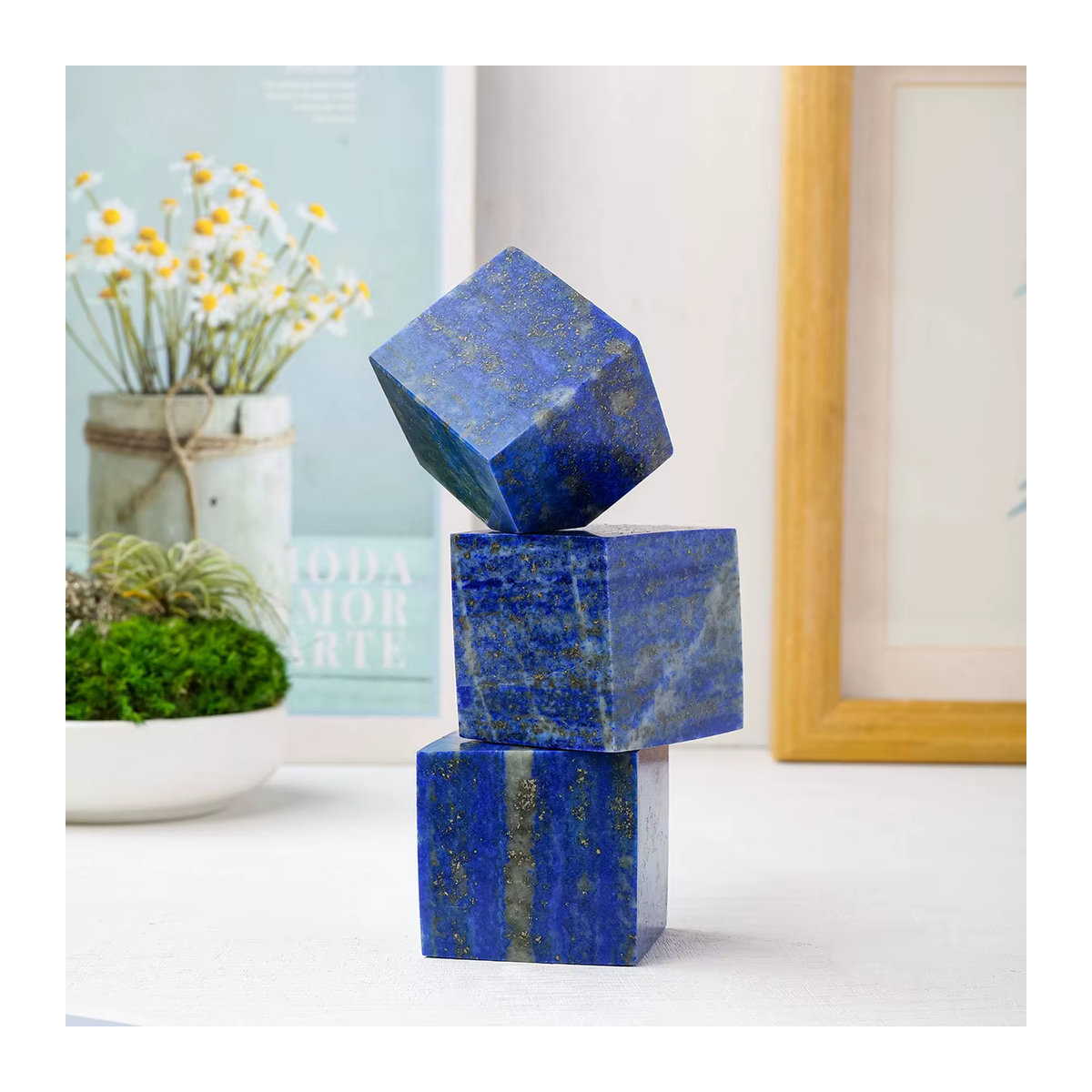 Lapis Lazuli Naturkristall als geometrisches Würfel-Ornament in Blau zur Dekoration für dein Zuhause oder den Schreibtisch - Bild 4