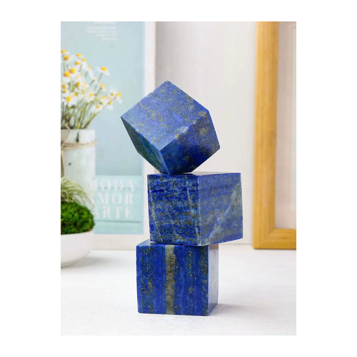 Lapis Lazuli Naturkristall als geometrisches Würfel-Ornament in Blau zur Dekoration für dein Zuhause oder den Schreibtisch - Bild 7