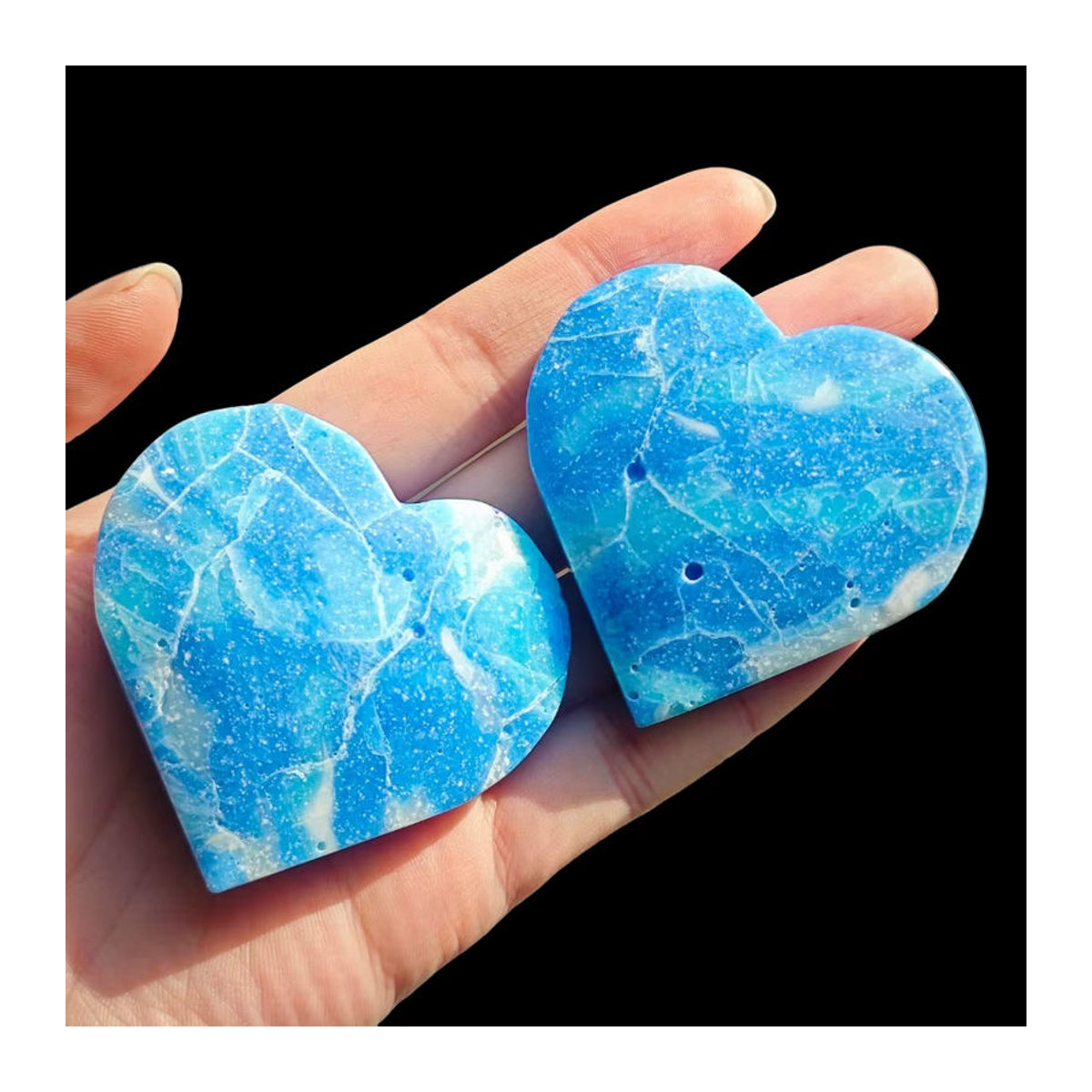 Larimar Stein in Herzform von CrystalHola blau-weiß marmoriert als Dekoration und Sammlerstück - Bild 6