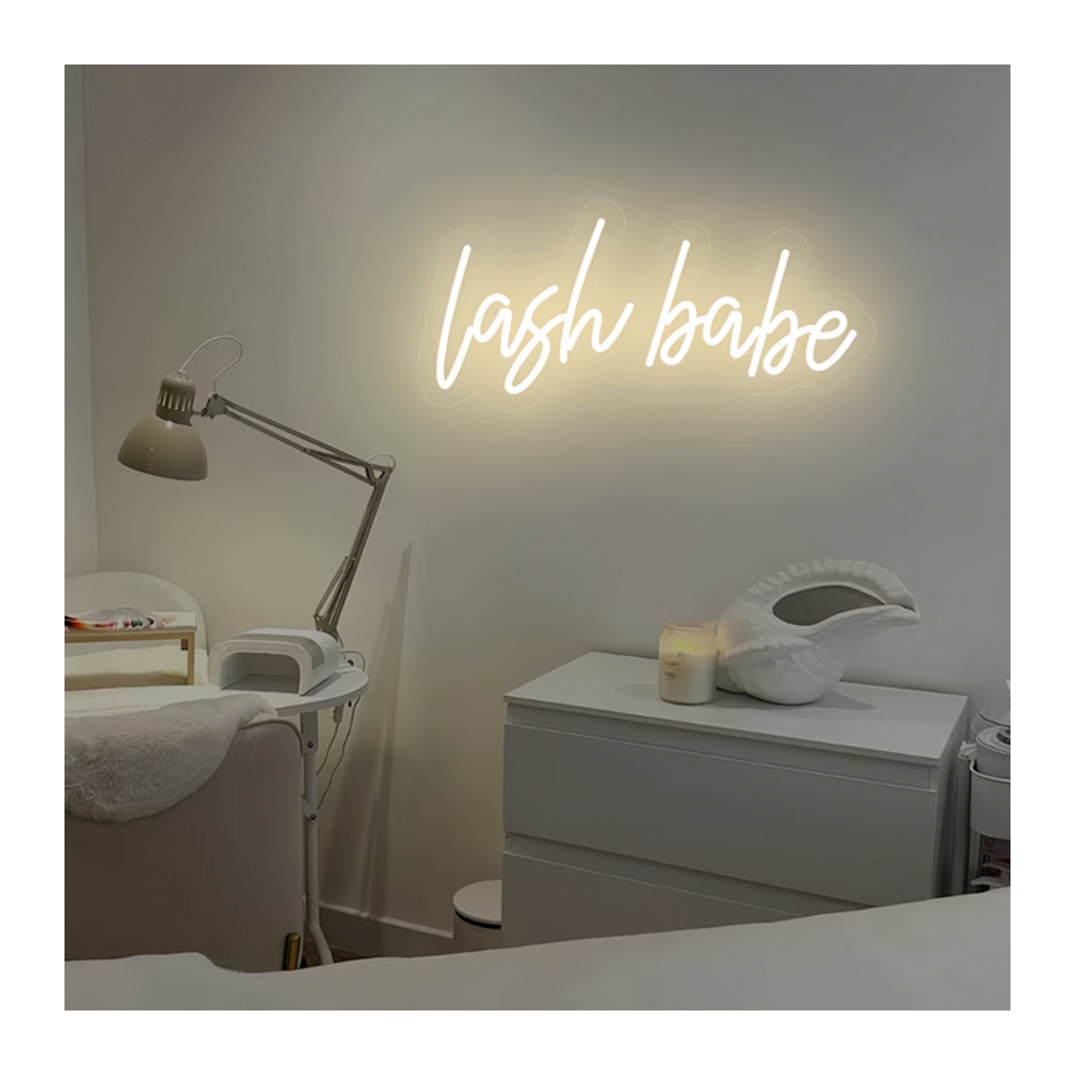 Lash Babe Neon LED Schild in Warmweiß zur Wanddekoration für Beauty Salon und Schlafzimmer - Bild 1