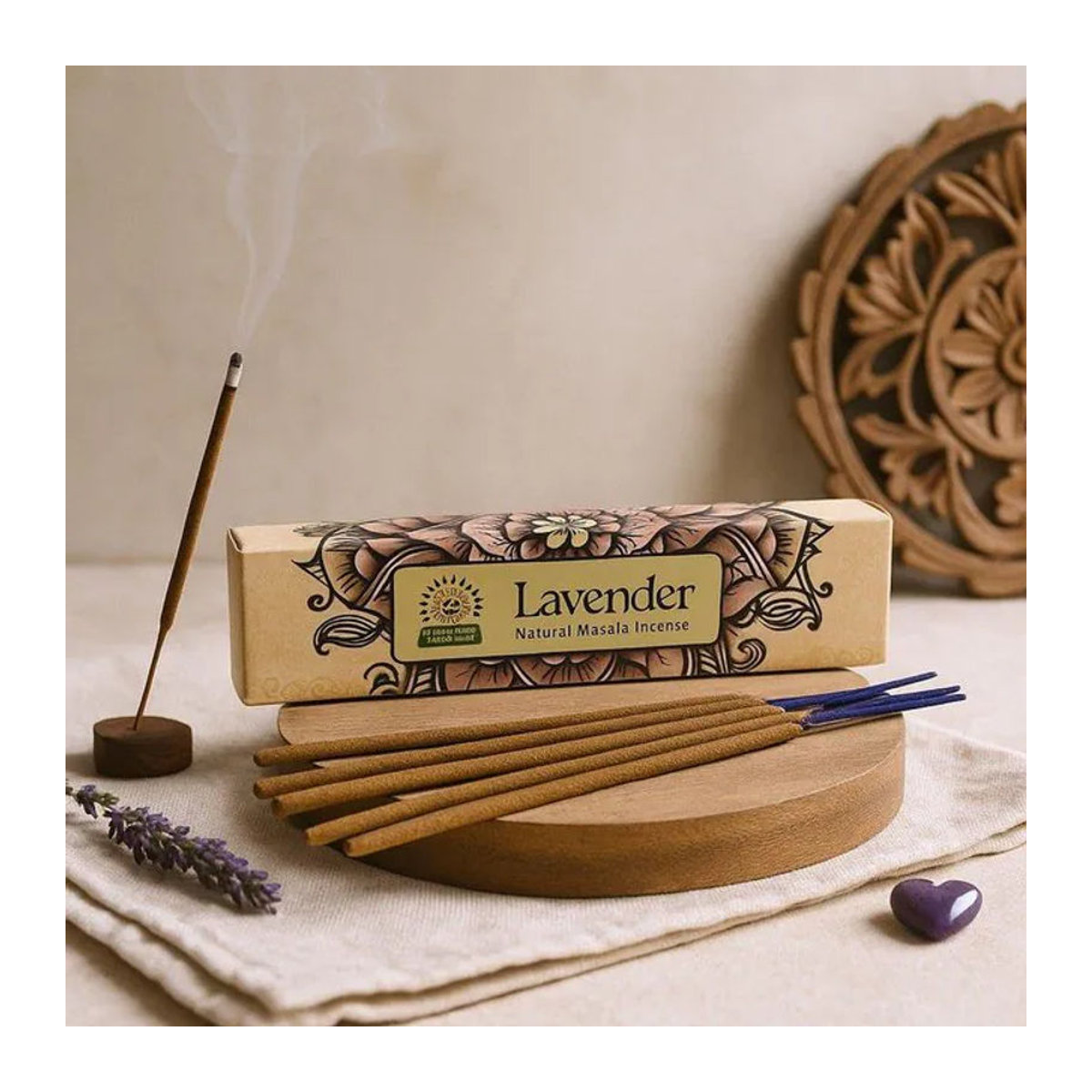 Lavendel Masala Räucherstäbchen von SHAMTAM in Beige mit floralem Mandala-Design - Bild 1