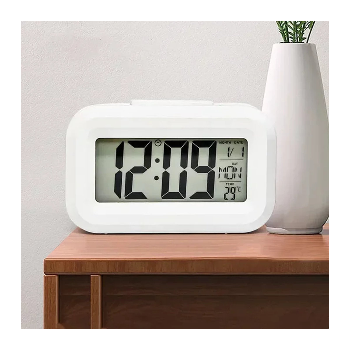LED-Digitalwecker mit Lichtsensor und leuchtendem Display in Weiß und Grün, Tischuhr mit Schlummerfunktion, Kalender und Hintergrundbeleuchtung - Bild 1