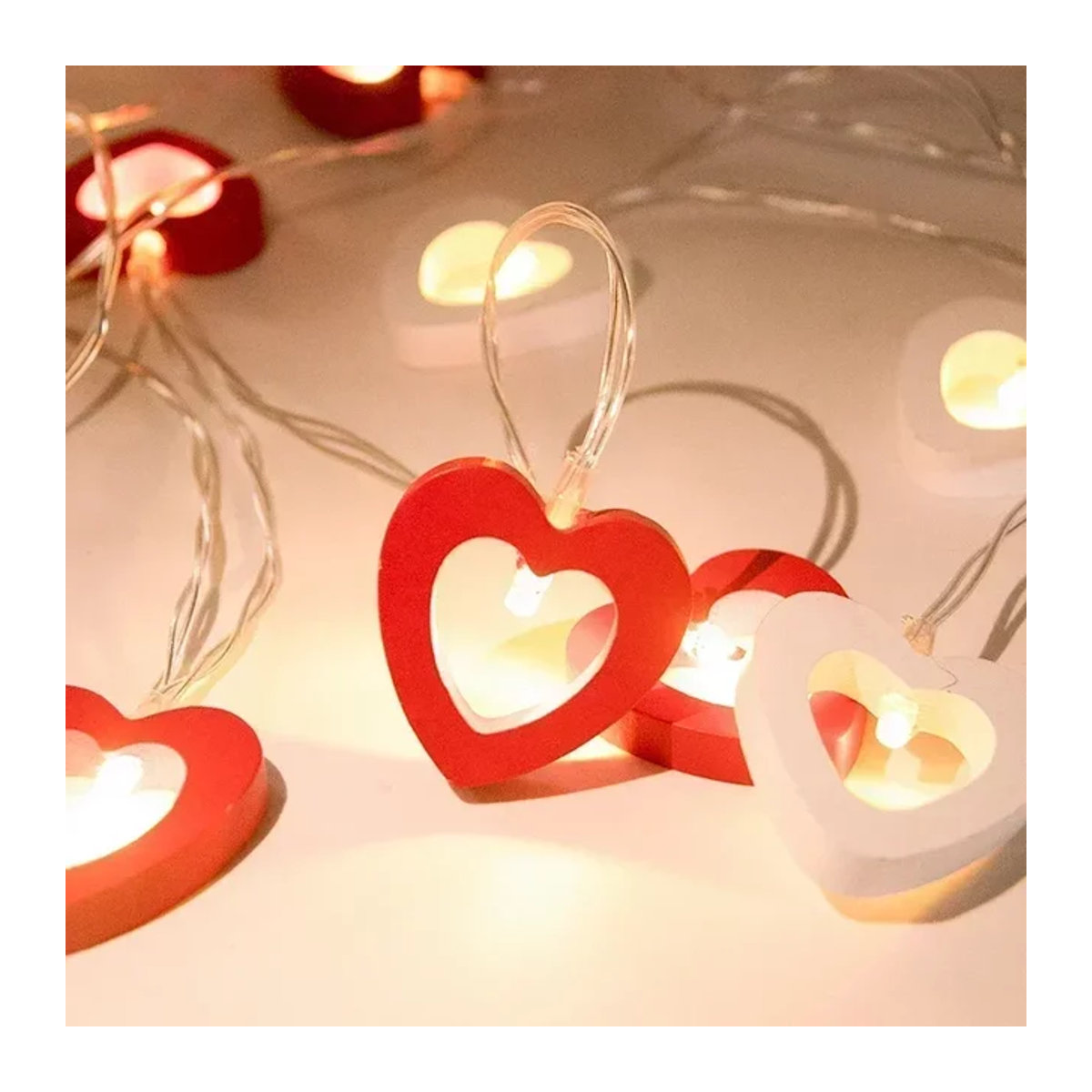 LED Herz-Lichterkette in Rot als dekorative Girlande für Schlafzimmer und Garten - Bild 1