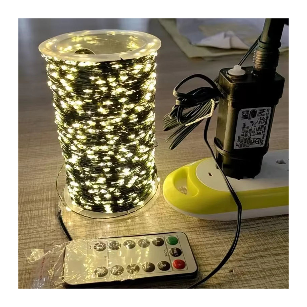 LED Lichterkette mit EU-Stecker und Fernbedienung für Weihnachten und Dekoration mit 8 Modi in OKAL RED EAST - Bild 2
