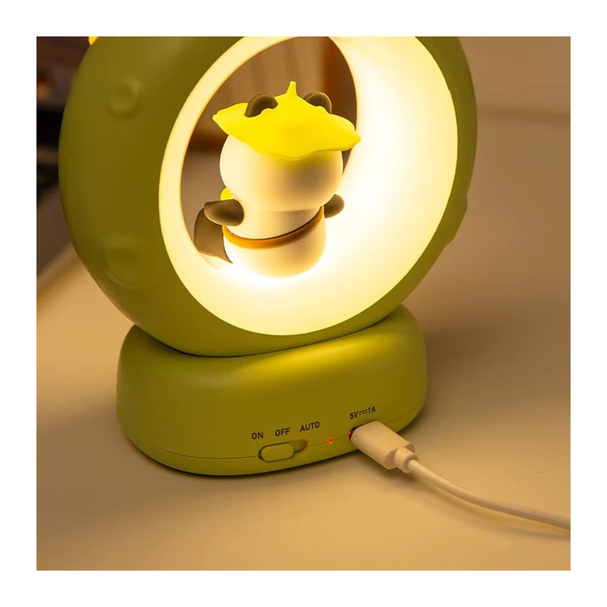 LED Nachtlicht Panda Astronaut aus Silikon in Grün als Nachttischlampe mit USB-Ladefunktion für Kinder - Bild 4