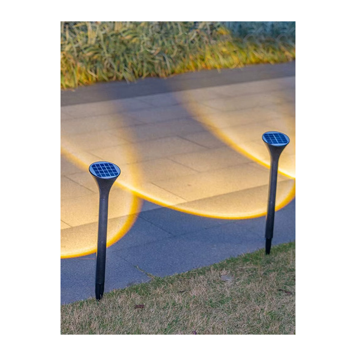 LED Solar-Außenstrahler in Schwarz, wasserdichte IP65 Landschaftsbeleuchtung für Garten und Terrasse, warmweiß - Bild 6