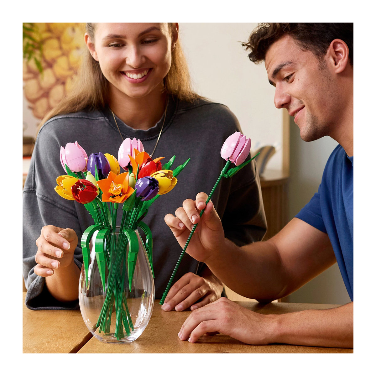 LEGO Botanicals Tulpenstrauß 11501 mehrfarbiger Blumenstrauß aus Kunststoff - Bild 3