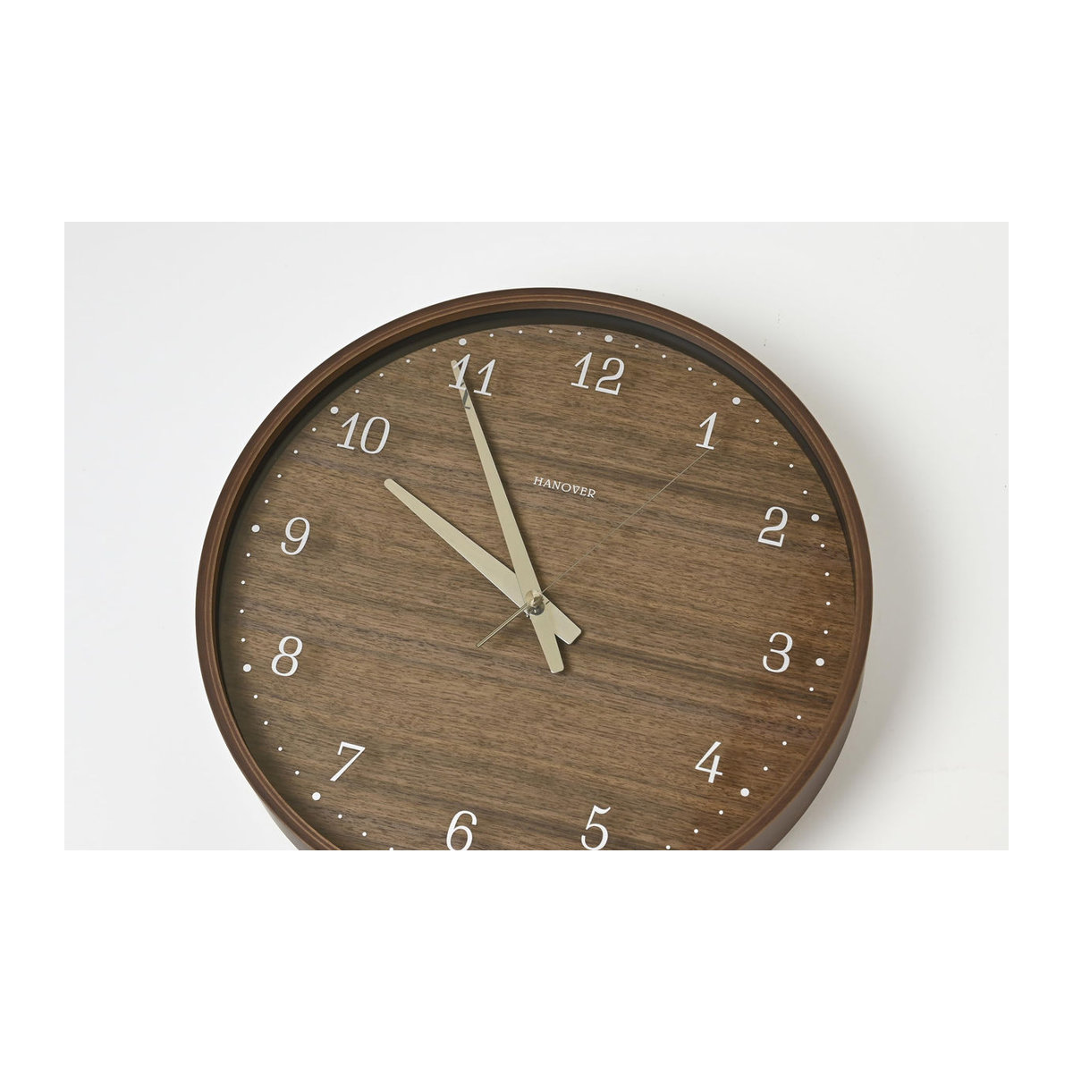 Lemnos Brownie Brown BW Analog Funkuhr aus Naturholz in Braun, rund, Durchmesser: 30,5 cm - Bild 3
