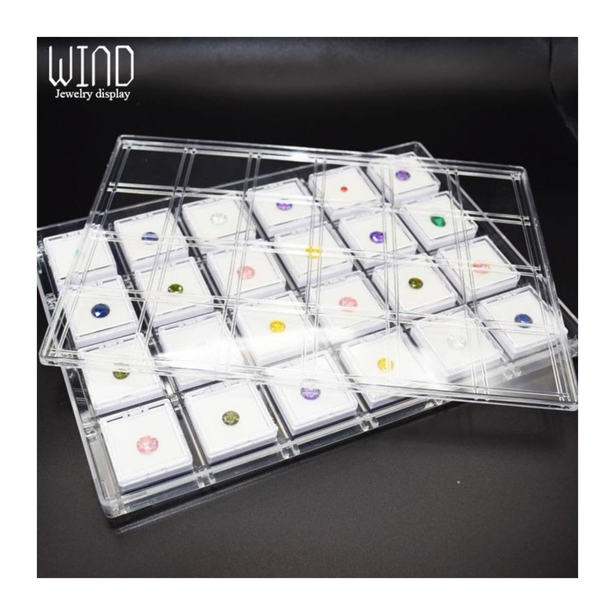 Lesaiyarr Schmuck Aufbewahrungsbox aus Glas und Kunststoff, transparente Edelstein Vitrine mit Deckel und Tablett für Diamanten, weiß, rechteckig - Bild 1