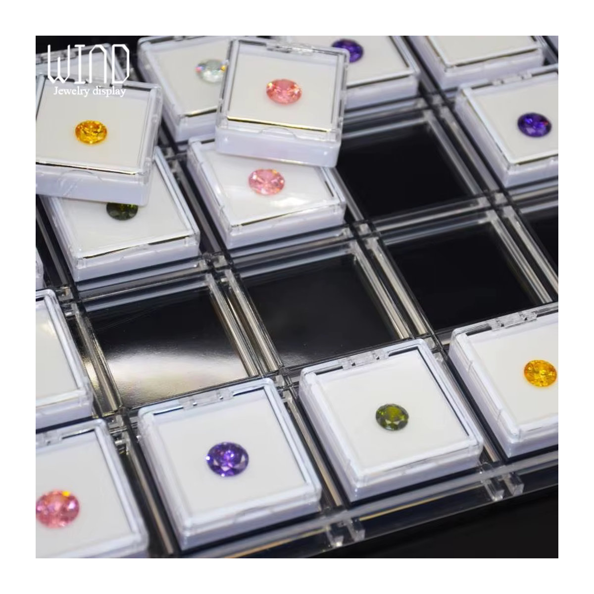 Lesaiyarr Schmuck Aufbewahrungsbox aus Glas und Kunststoff, transparente Edelstein Vitrine mit Deckel und Tablett für Diamanten, weiß, rechteckig - Bild 2
