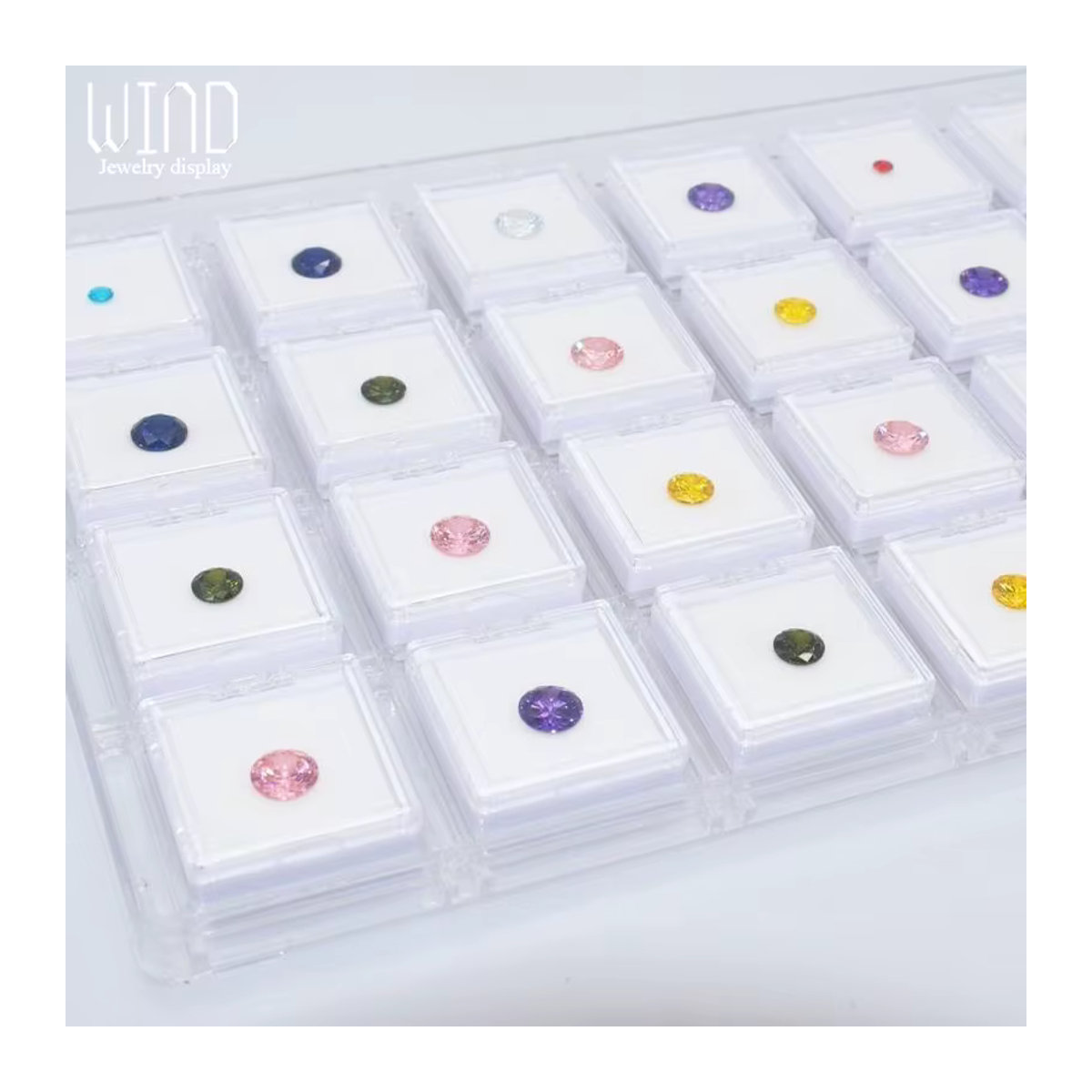 Lesaiyarr Schmuck Aufbewahrungsbox aus Glas und Kunststoff, transparente Edelstein Vitrine mit Deckel und Tablett für Diamanten, weiß, rechteckig - Bild 3