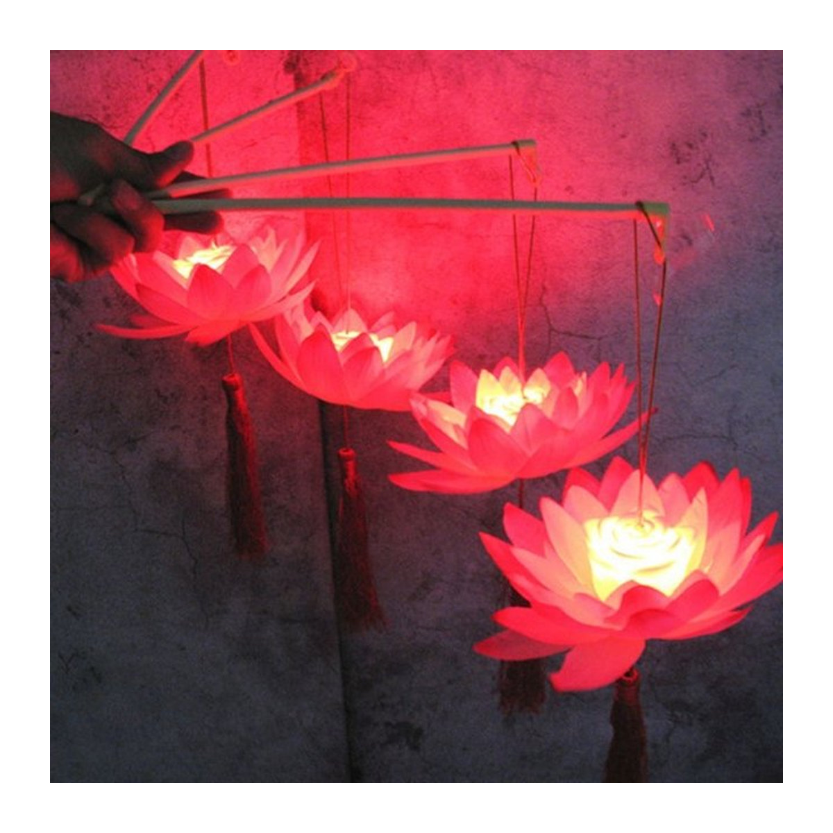 Leuchtende Lotusblumen Laterne aus Papier in Rosa für das Mittherbstfest und das chinesische Neujahrsfest - Bild 1